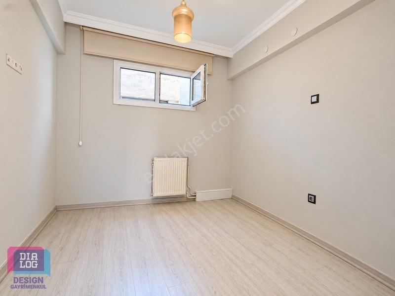 Merkezi Konumda Ana Cadde Cepheli 3+1 Köşe Daire — fotoğraf 11