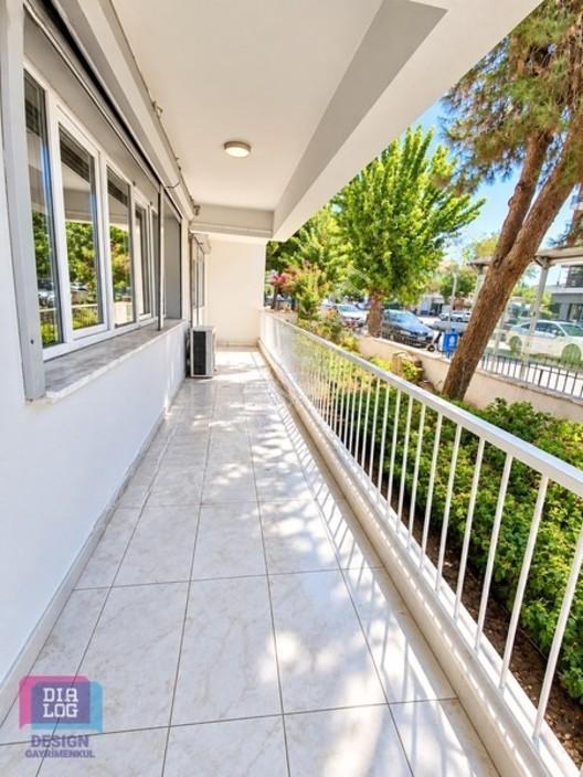 Merkezi Konumda Ana Cadde Cepheli 3+1 Köşe Daire — fotoğraf 23