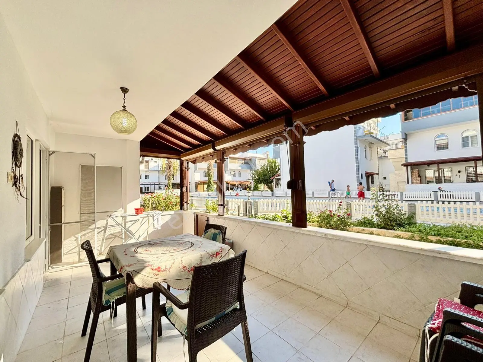 ꧁ay Emlaktan꧂güre'de Yolun Altında Denize Sadece 200 Metre Satılık 2+1 Yüzme Havuzlu Bahçeli Villa — fotoğraf 10