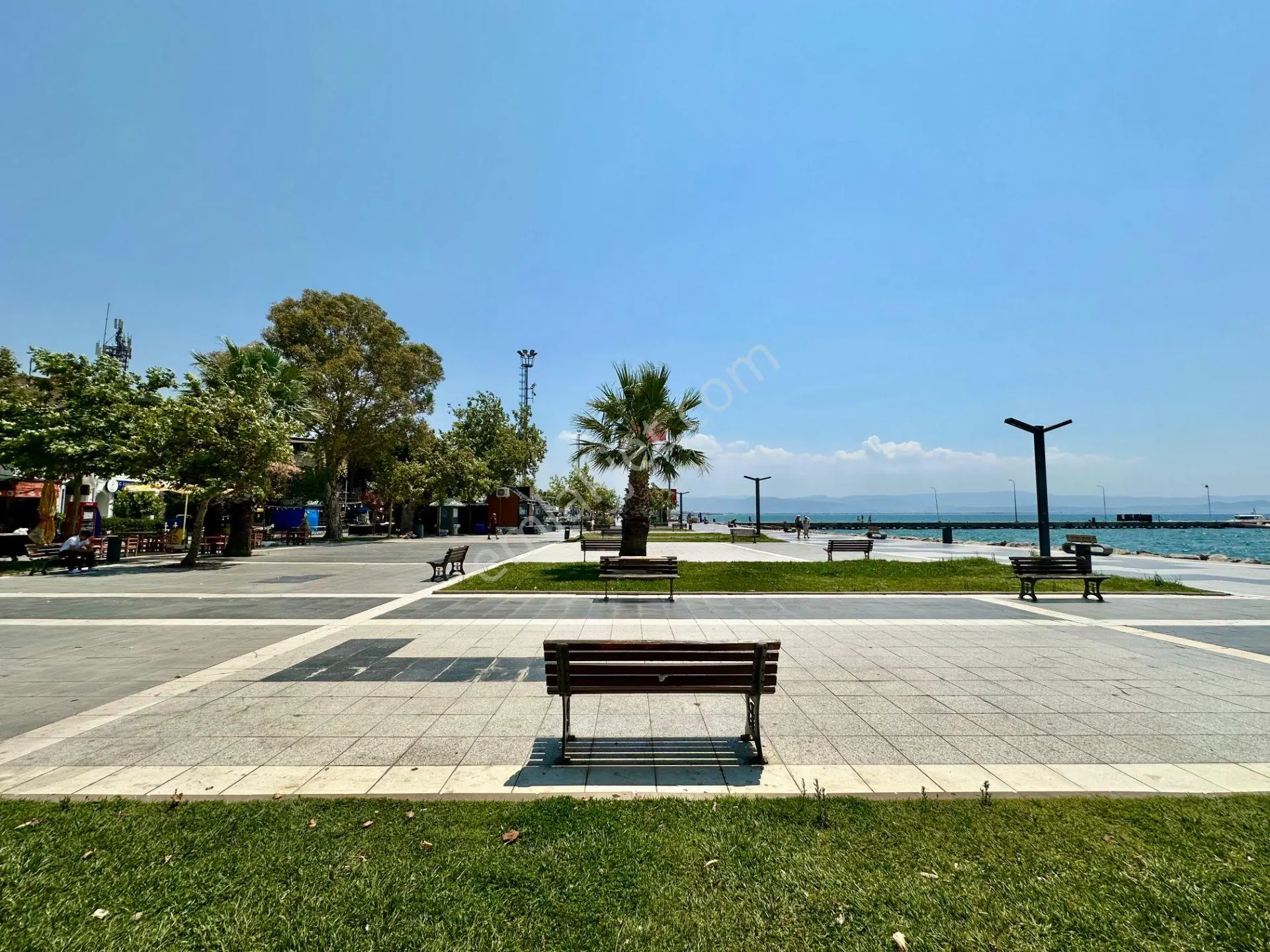 ꧁akçay Ay Emlaktan꧂yenimahallede Denize Sadece 50 M Ön Cephe Arakat İçi Komple Yenilenmiş 3+1 Daire — fotoğraf 2