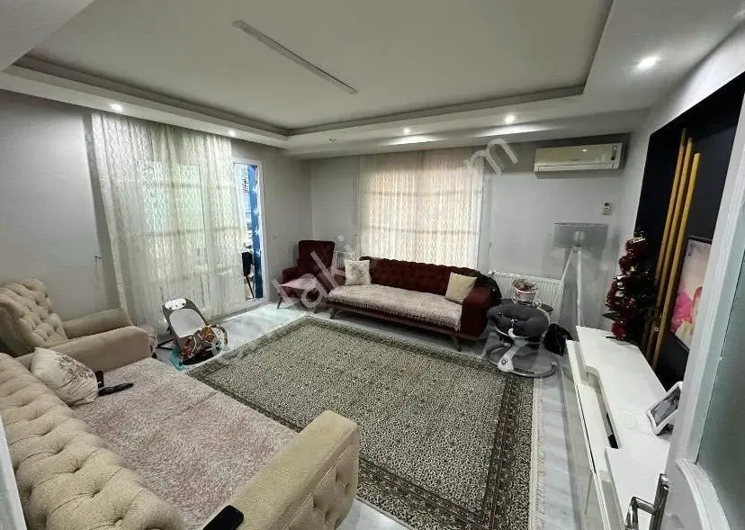 Acill Buca Kozağaç Meydan Yakını 2+1 90m2 Dgazlı Ayrı Mutfak Arakat Bakımlı Satılık Daire — fotoğraf 3
