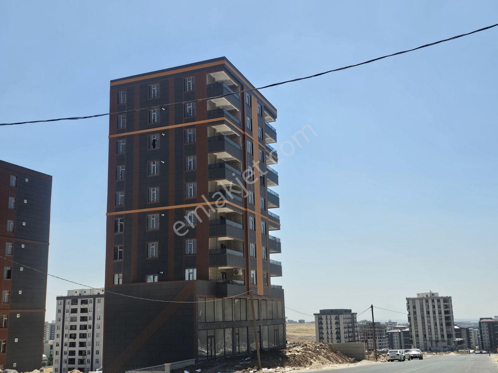 Mehmetçik'te 2 Bloklu Sitede Satılık 3+1 Daire — fotoğraf 3