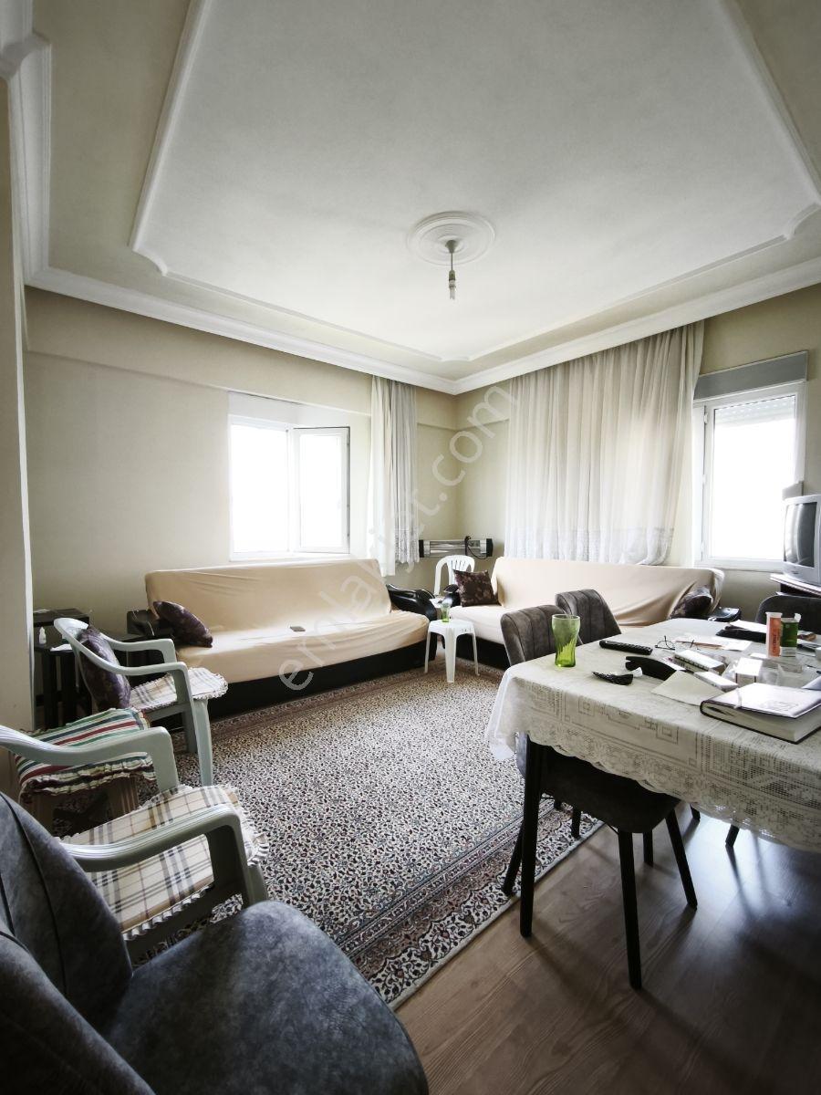 Han Gayrimenkul'den Satılık 1+1 Kapalı Mutfak Geniş Temiz Daire — fotoğraf 3