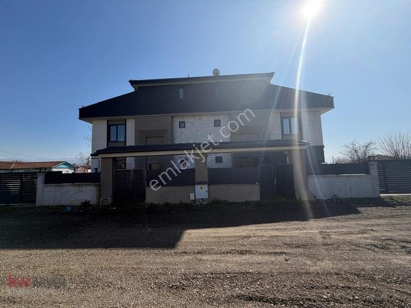 Kw.Arven G.Y. Den Sakarya Hendek Rasimpaşa Da Satılık 5+1 Villa