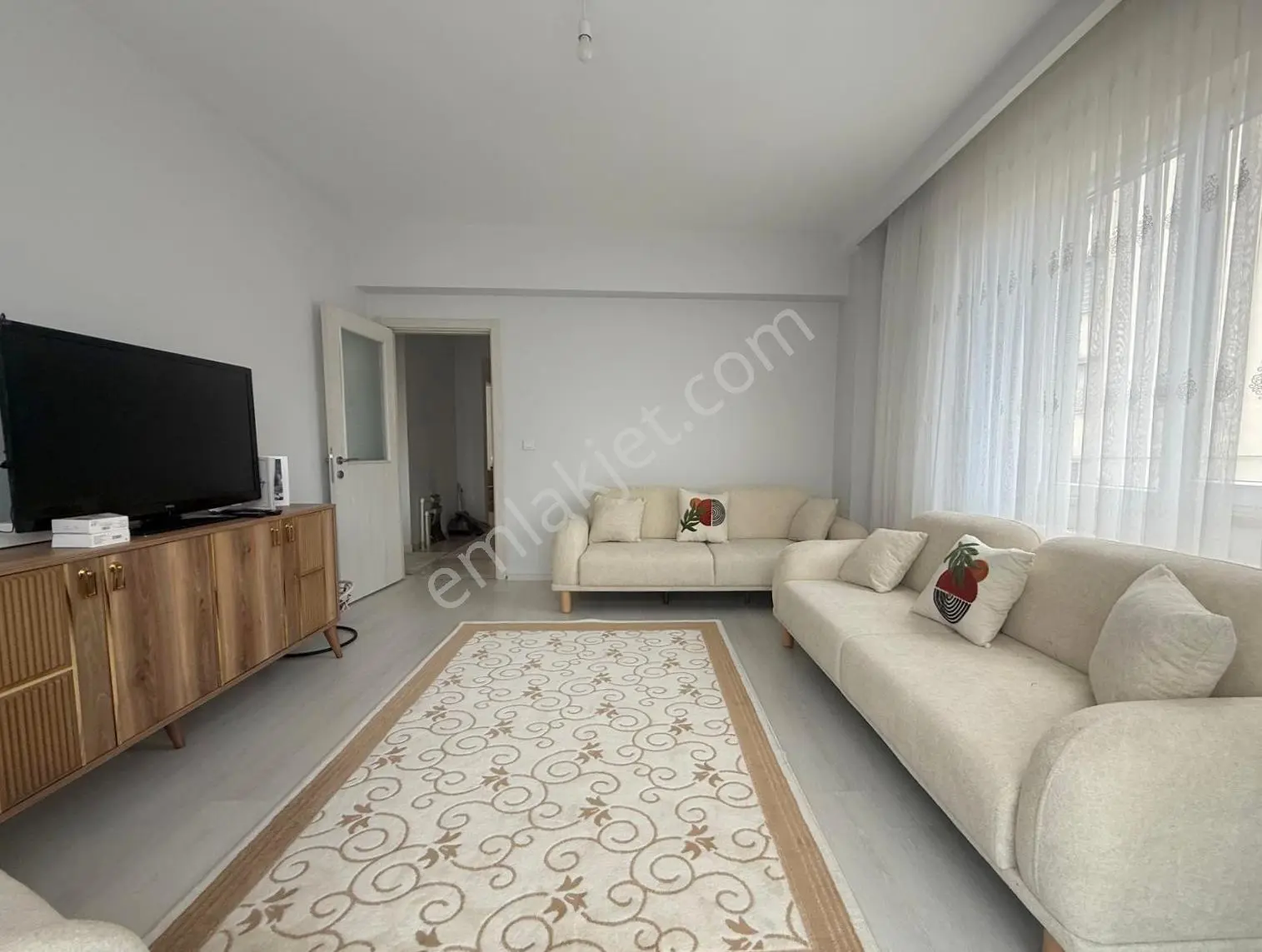 Mertcan'dan Güvenlikli Site İçi İskanlı Balkonlu Ara Kat 3+1 — fotoğraf 2