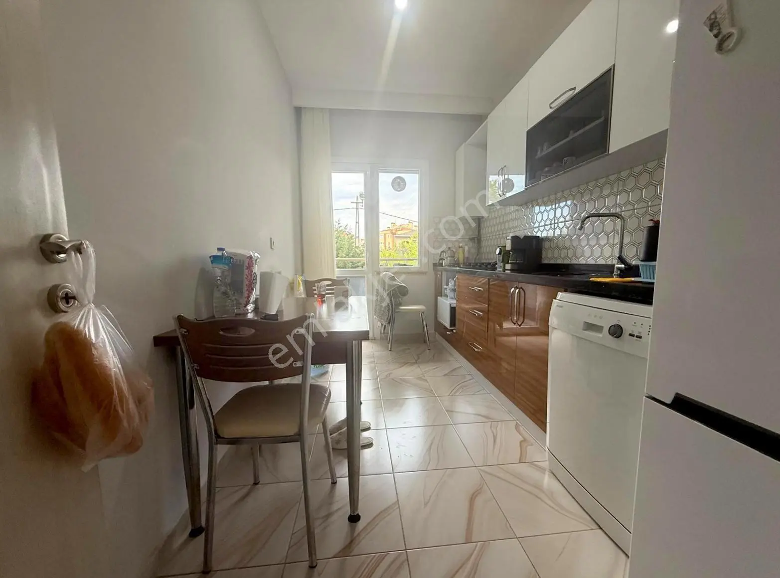 Mertcan'dan Güvenlikli Site İçi İskanlı Balkonlu Ara Kat 3+1 — fotoğraf 7