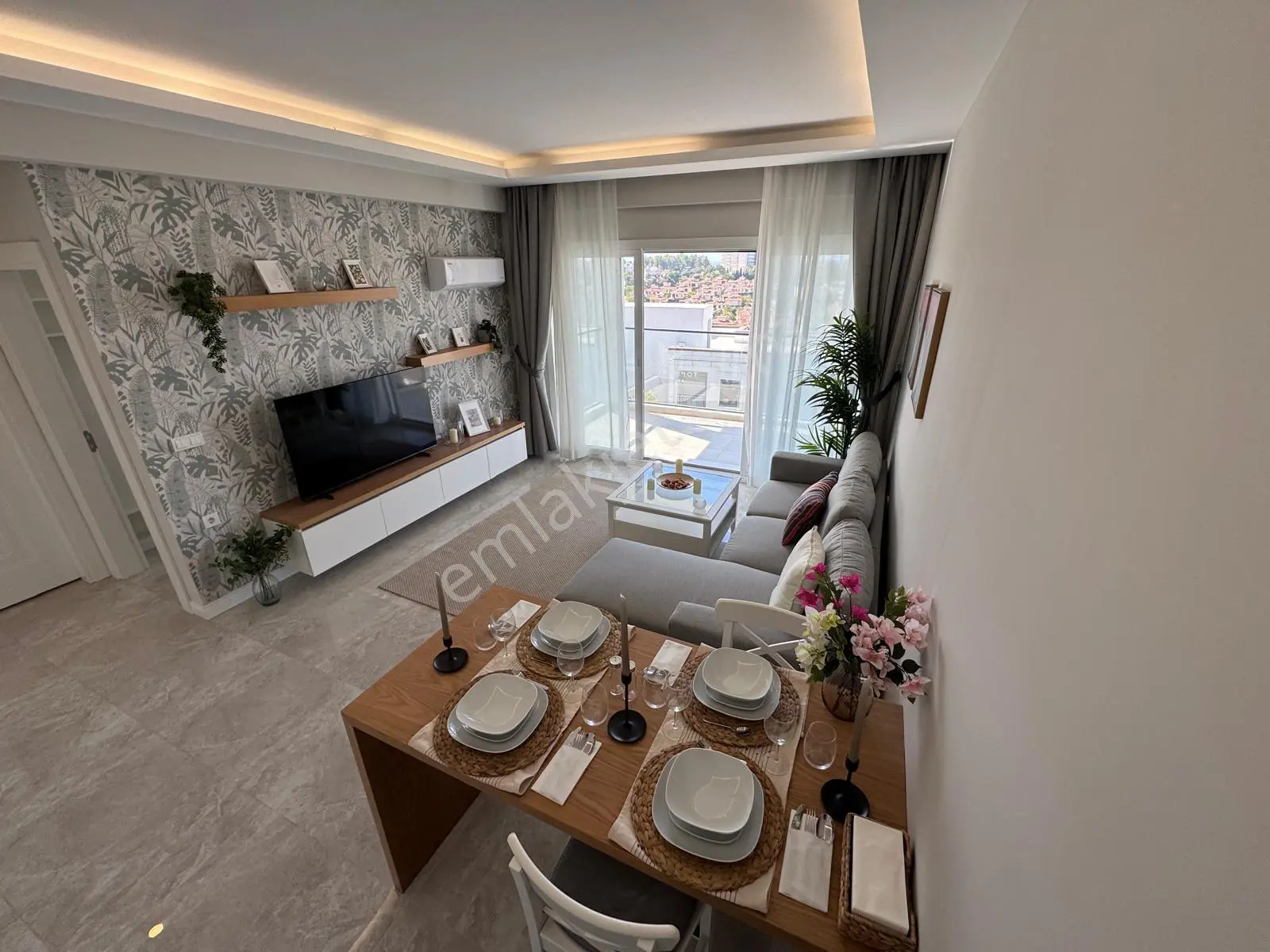 Kuşadası Kadınlar Denizi’nde Deniz Manzaralı, Havuzlu Sitede 1+1 Satılık Daire — fotoğraf 6