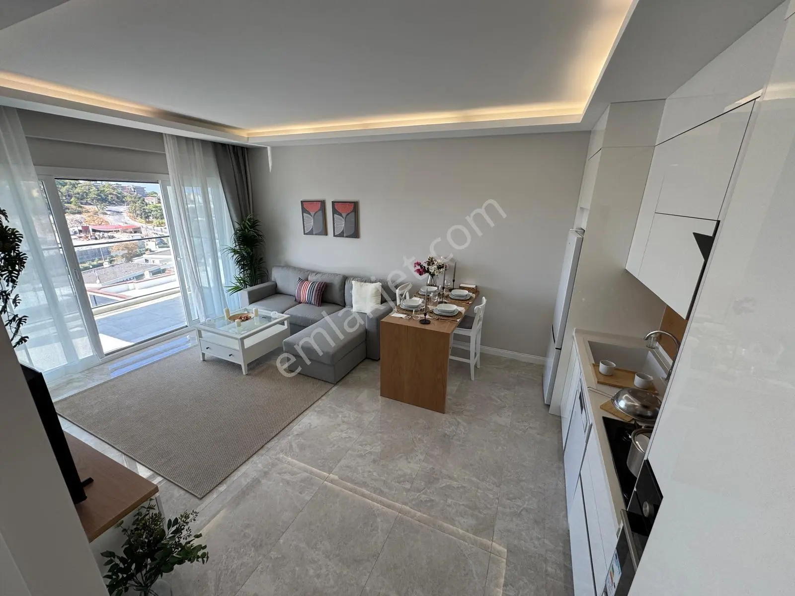 Kuşadası Kadınlar Denizi’nde Deniz Manzaralı, Havuzlu Sitede 1+1 Satılık Daire — fotoğraf 7