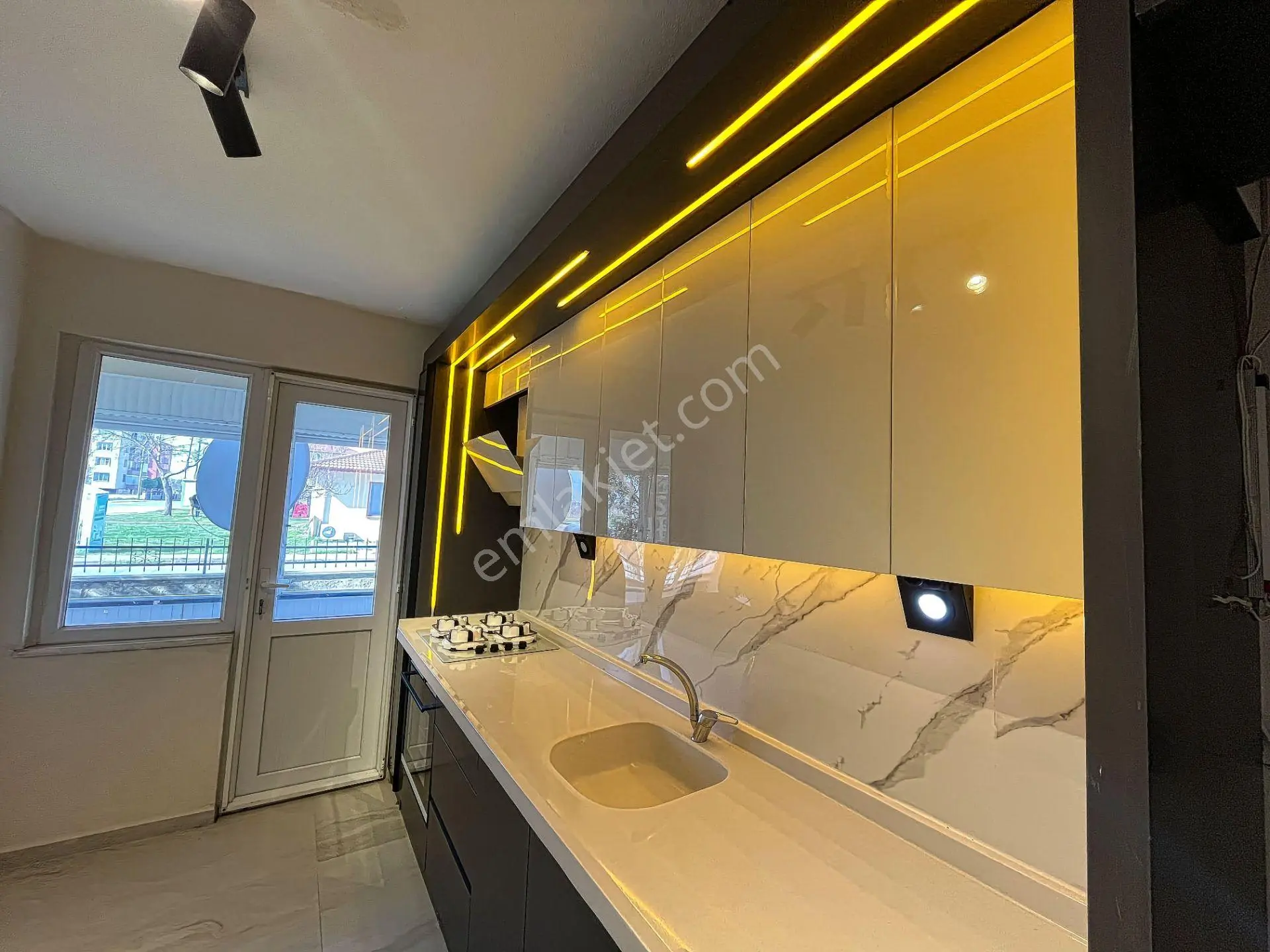 🛑🛑Aktiften Akçay'Da Satılık Kendinizi Özel Hissettirecek Ön Cephe Ferah 2+1Daire — fotoğraf 19