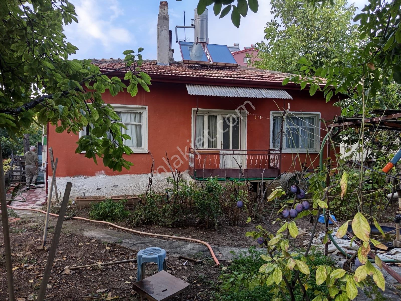 Beyşehir Hamidiye Mah.de 380 M2 Arsa İçerisinde Satılık 3+1 Ev — fotoğraf 6