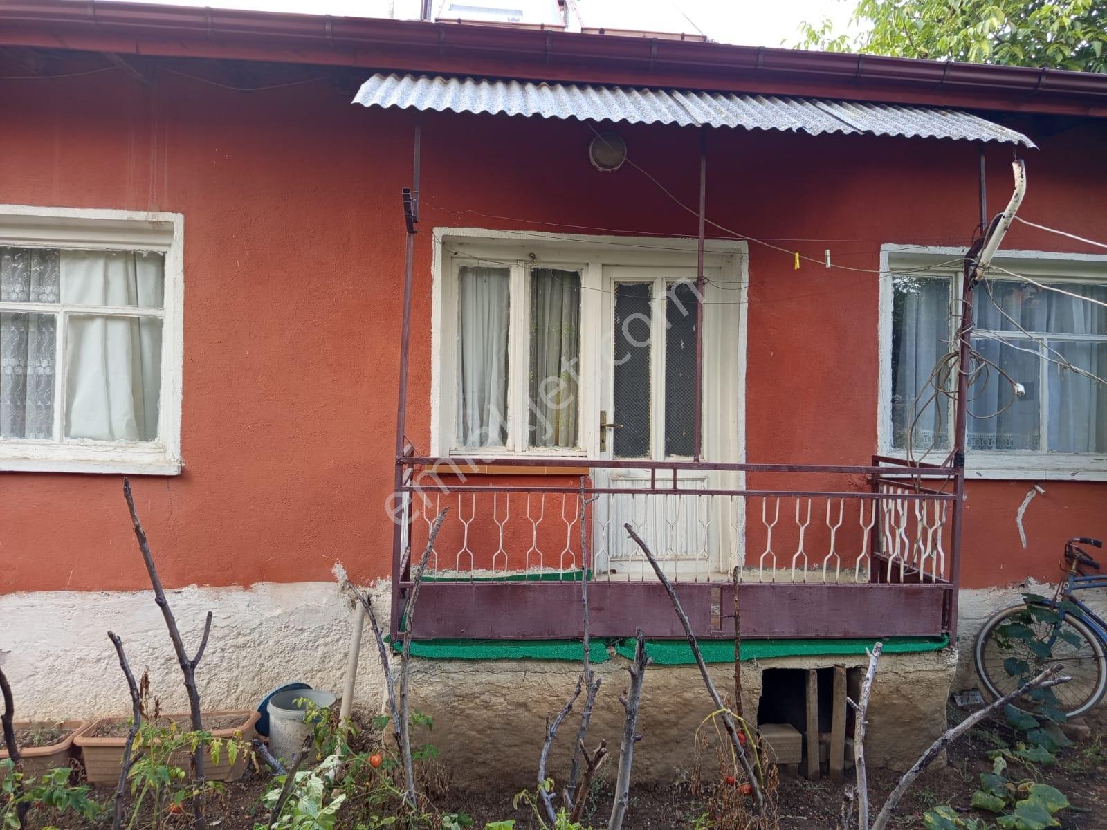Beyşehir Hamidiye Mah.de 380 M2 Arsa İçerisinde Satılık 3+1 Ev — fotoğraf 9