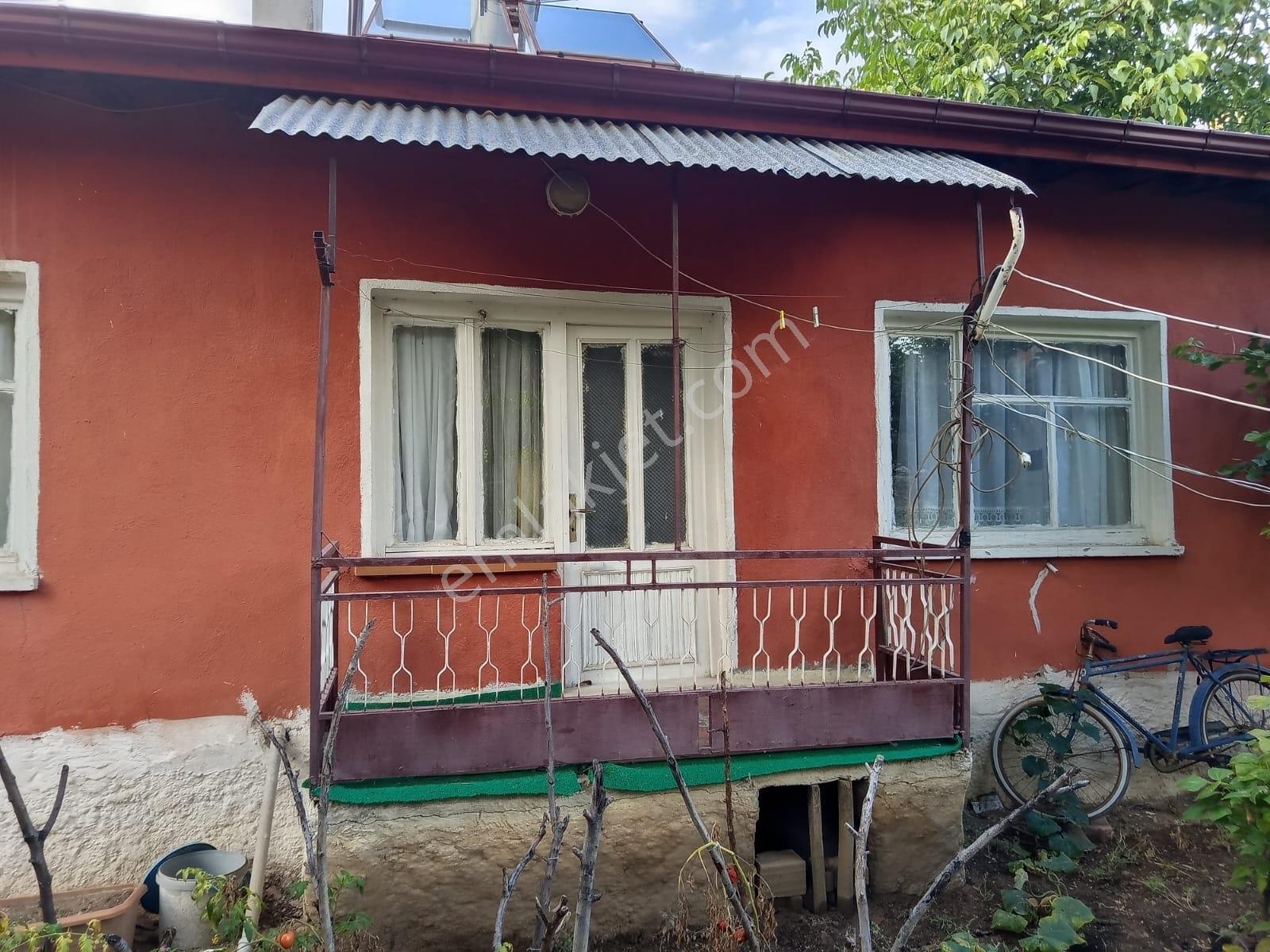 Beyşehir Hamidiye Mah.de 380 M2 Arsa İçerisinde Satılık 3+1 Ev — fotoğraf 10