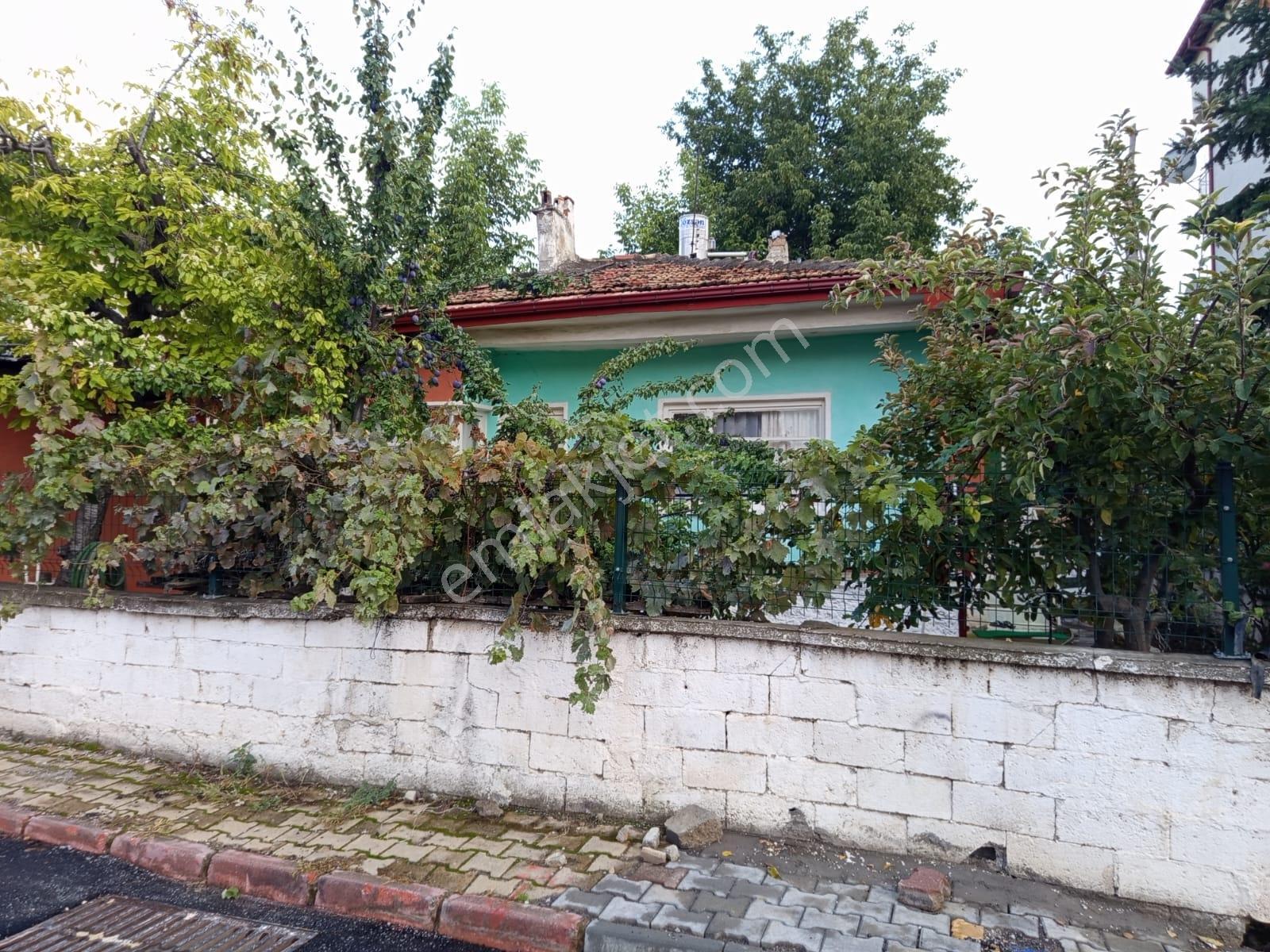 Beyşehir Hamidiye Mah.de 380 M2 Arsa İçerisinde Satılık 3+1 Ev — fotoğraf 12