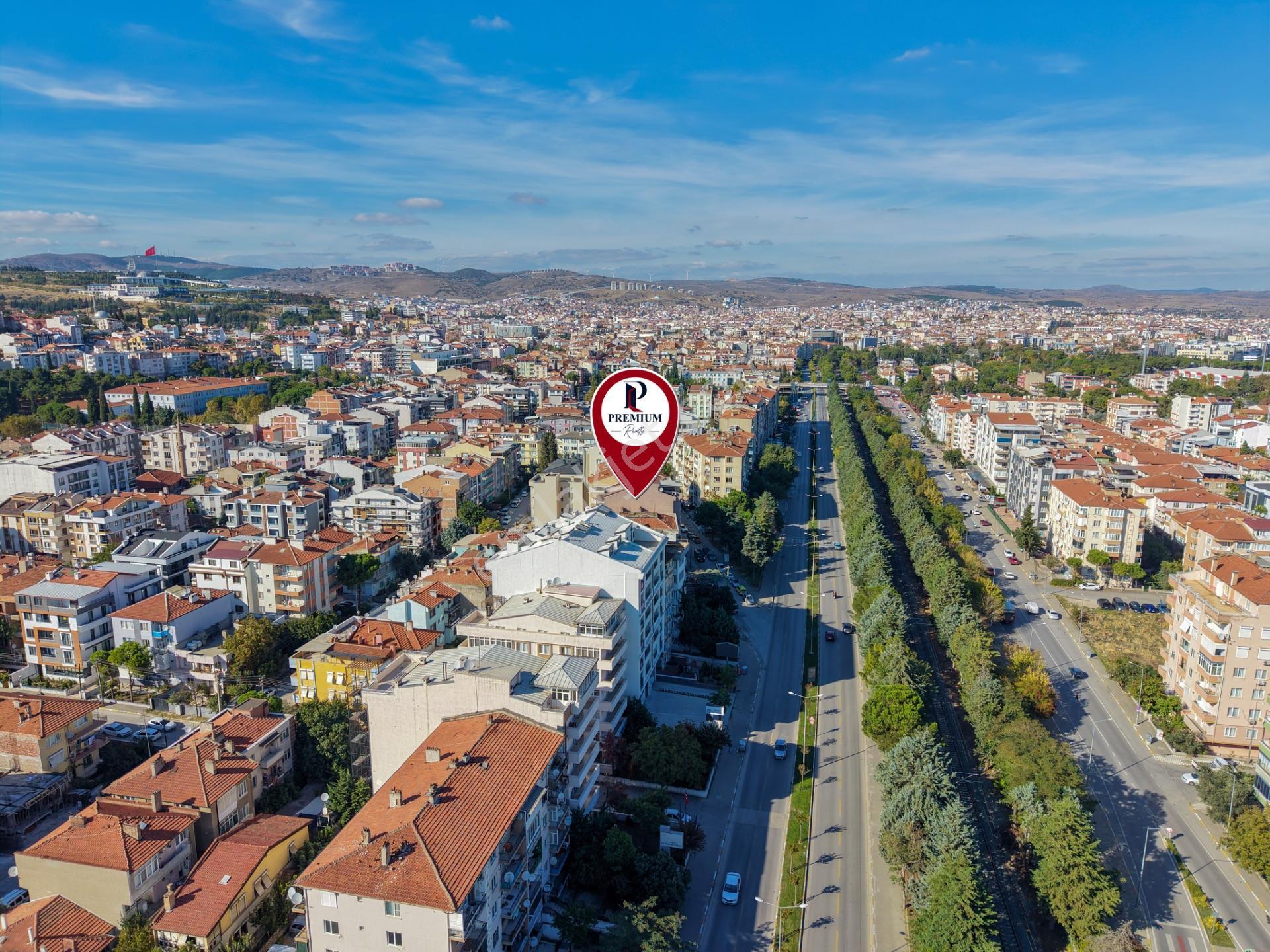 Yeni İzmir Cad Üzerinde Satılık Arakat 3+1 Daire — fotoğraf 4