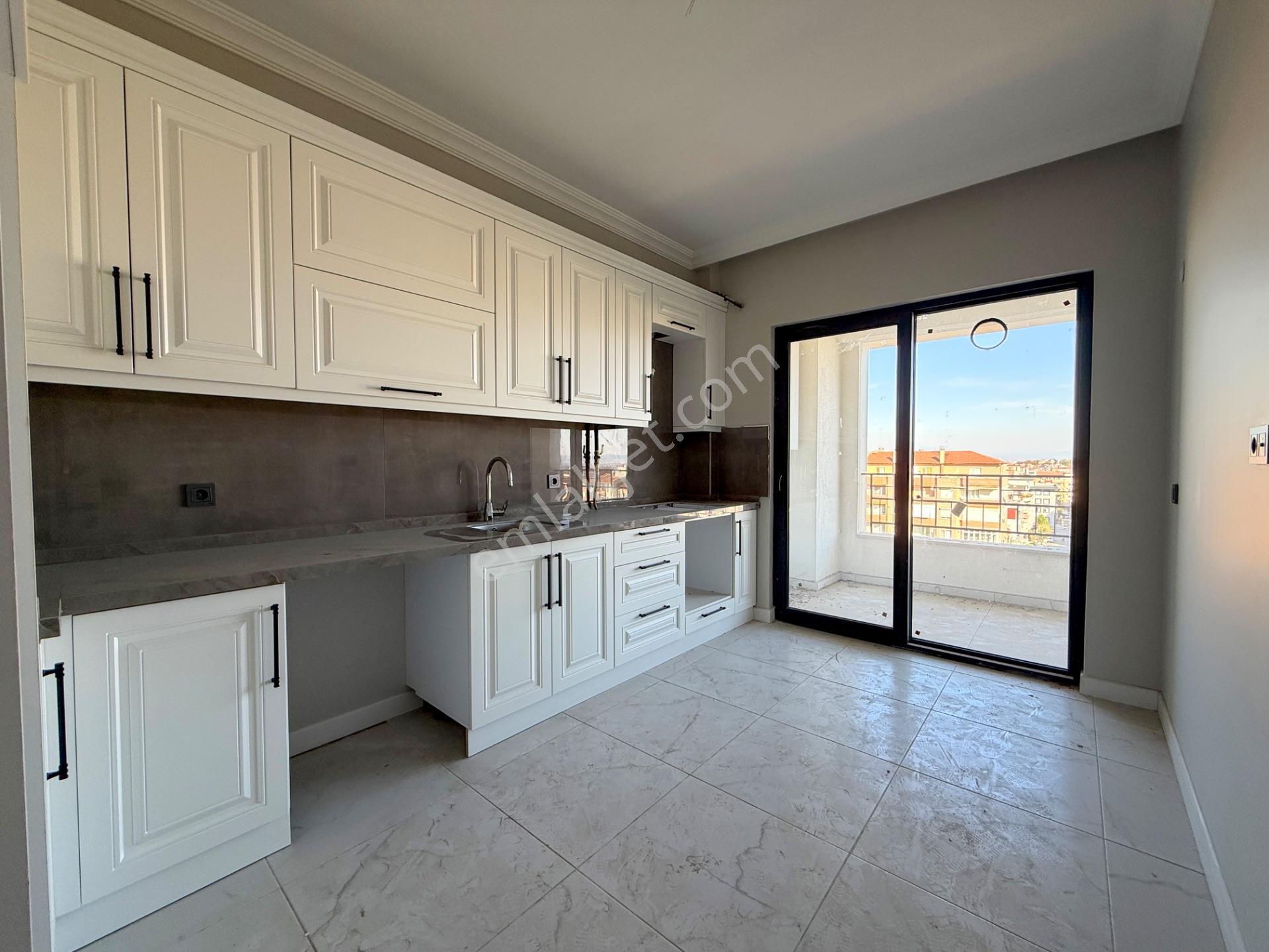 Yeni İzmir Cad Üzerinde Satılık Arakat 3+1 Daire — fotoğraf 8