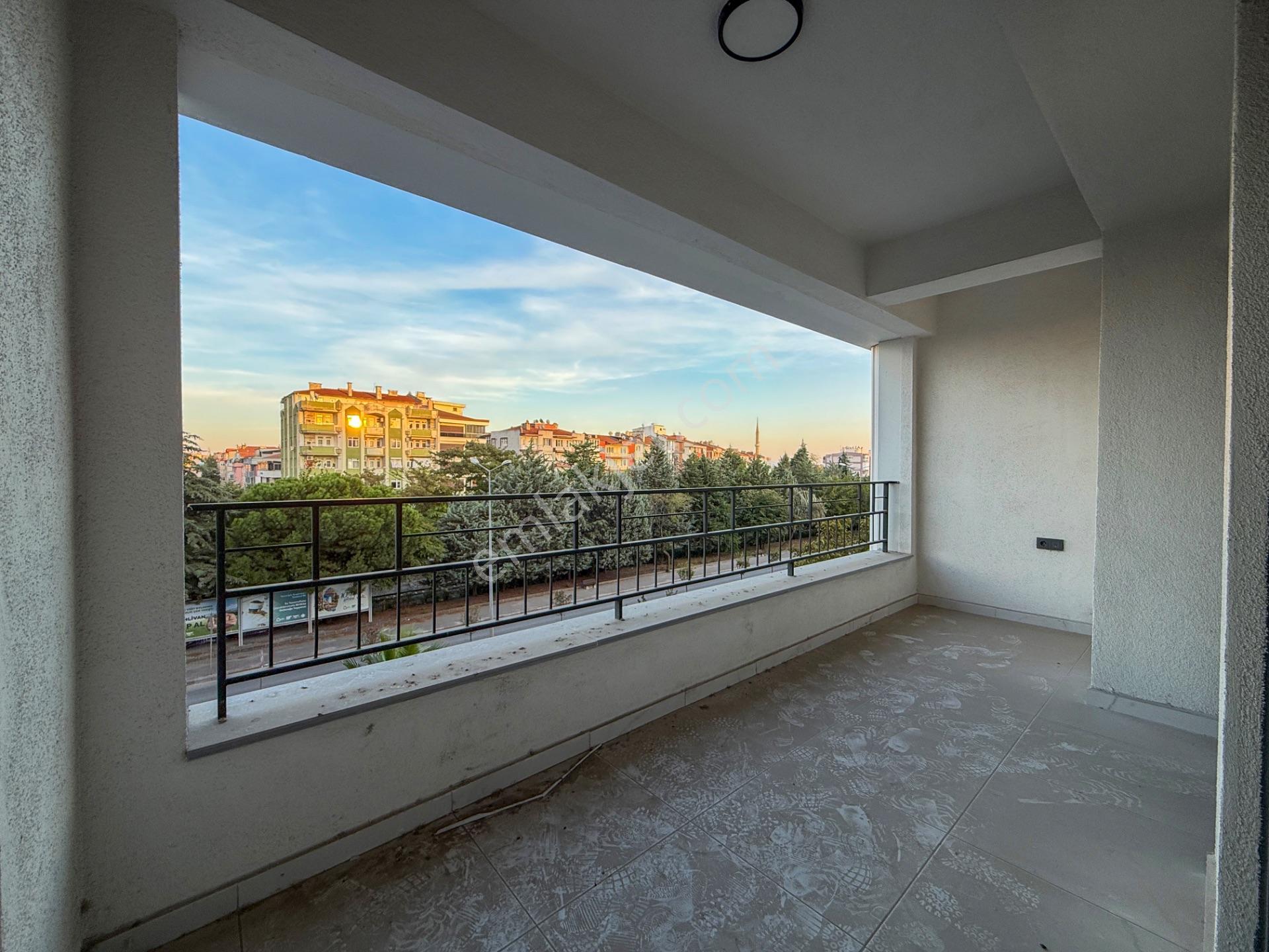 Yeni İzmir Cad Üzerinde Satılık Arakat 3+1 Daire — fotoğraf 10