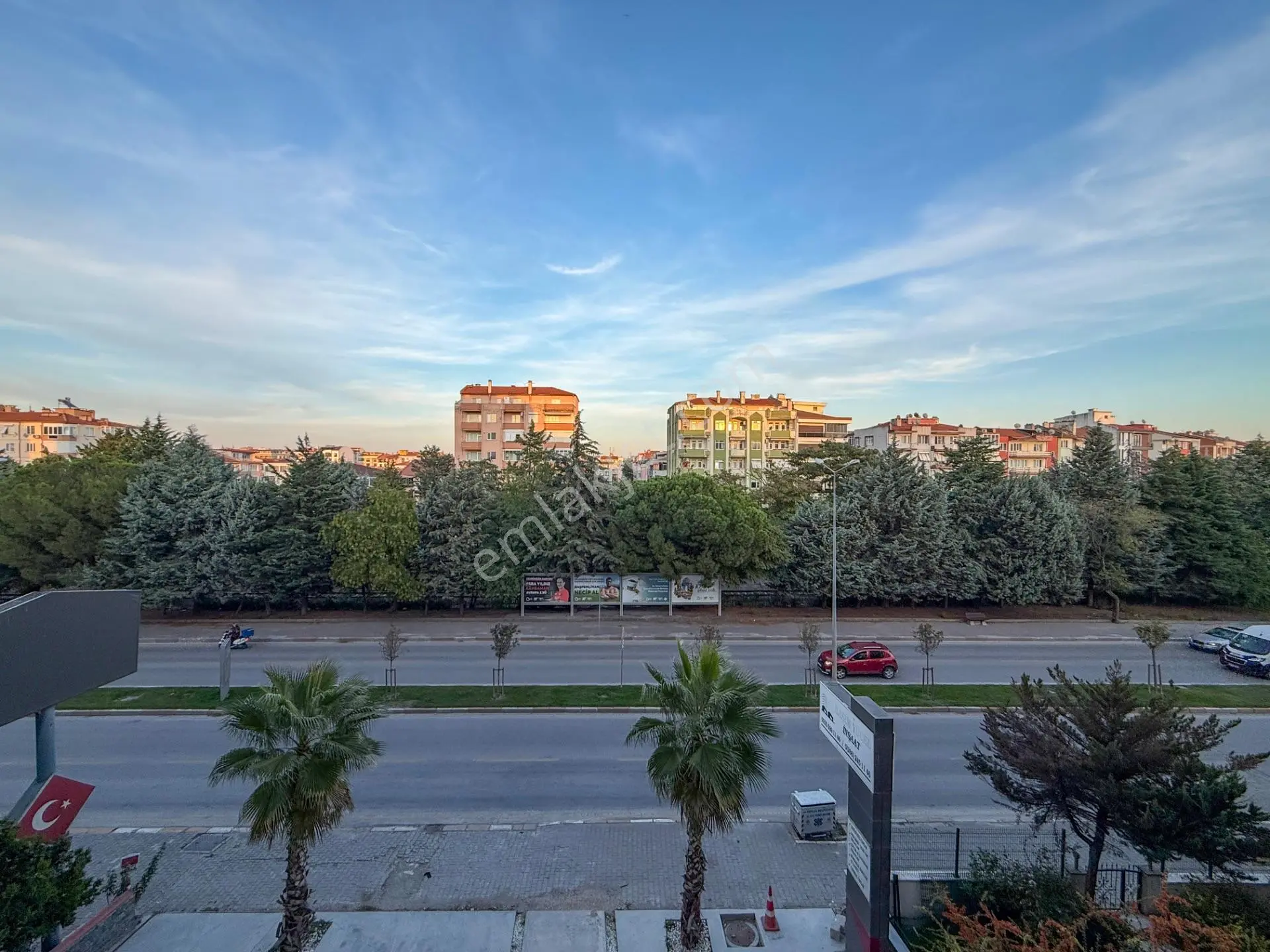 Yeni İzmir Cad Üzerinde Satılık Arakat 3+1 Daire — fotoğraf 12