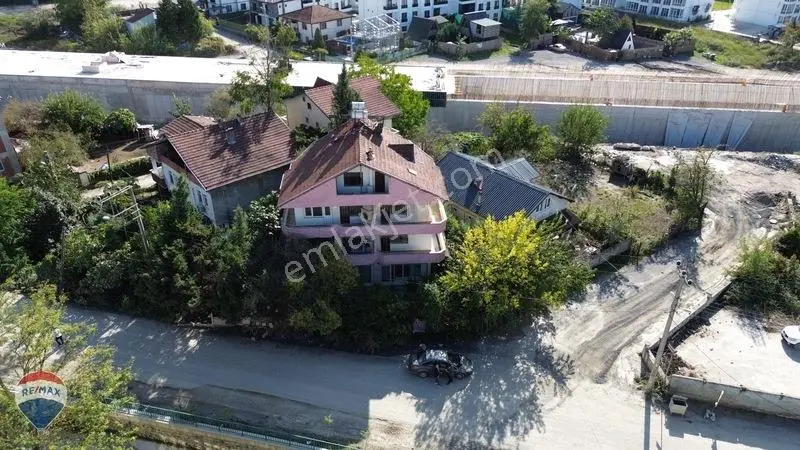 Sapanca Ünlüce De Satılık Komple Bina 2 Daire 3 Dükkan. — fotoğraf 3