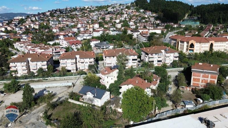 Sapanca Ünlüce De Satılık Komple Bina 2 Daire 3 Dükkan. — fotoğraf 6