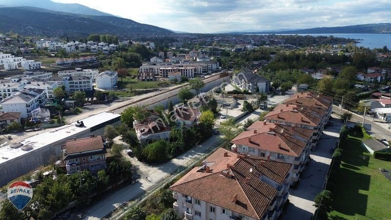 Sapanca Ünlüce De Satılık Komple Bina 2 Daire 3 Dükkan. — fotoğraf 9