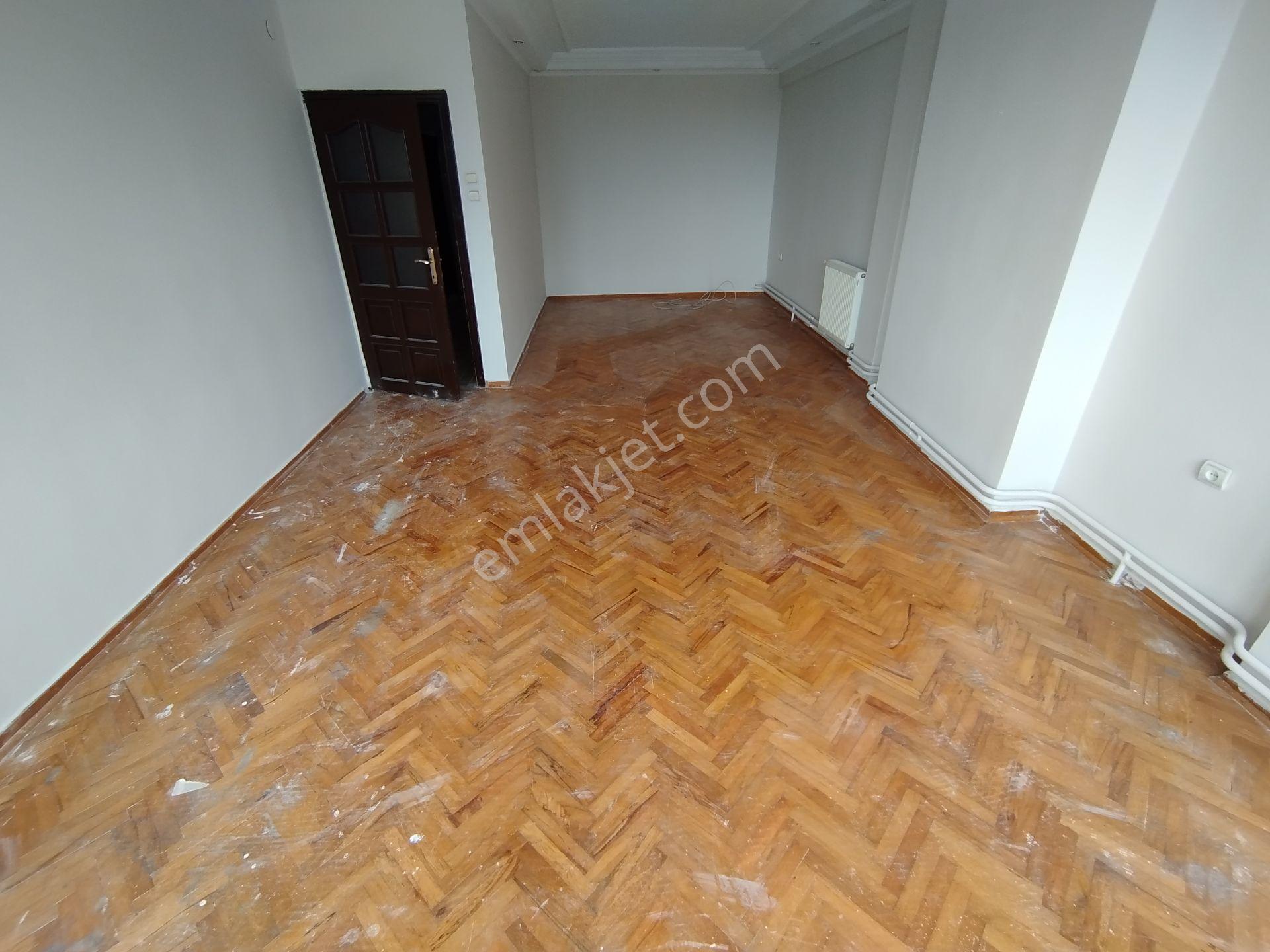 Yeski Emlâk İnşaattan Satılık Merkezi Konumda 3+1 Daire — fotoğraf 2