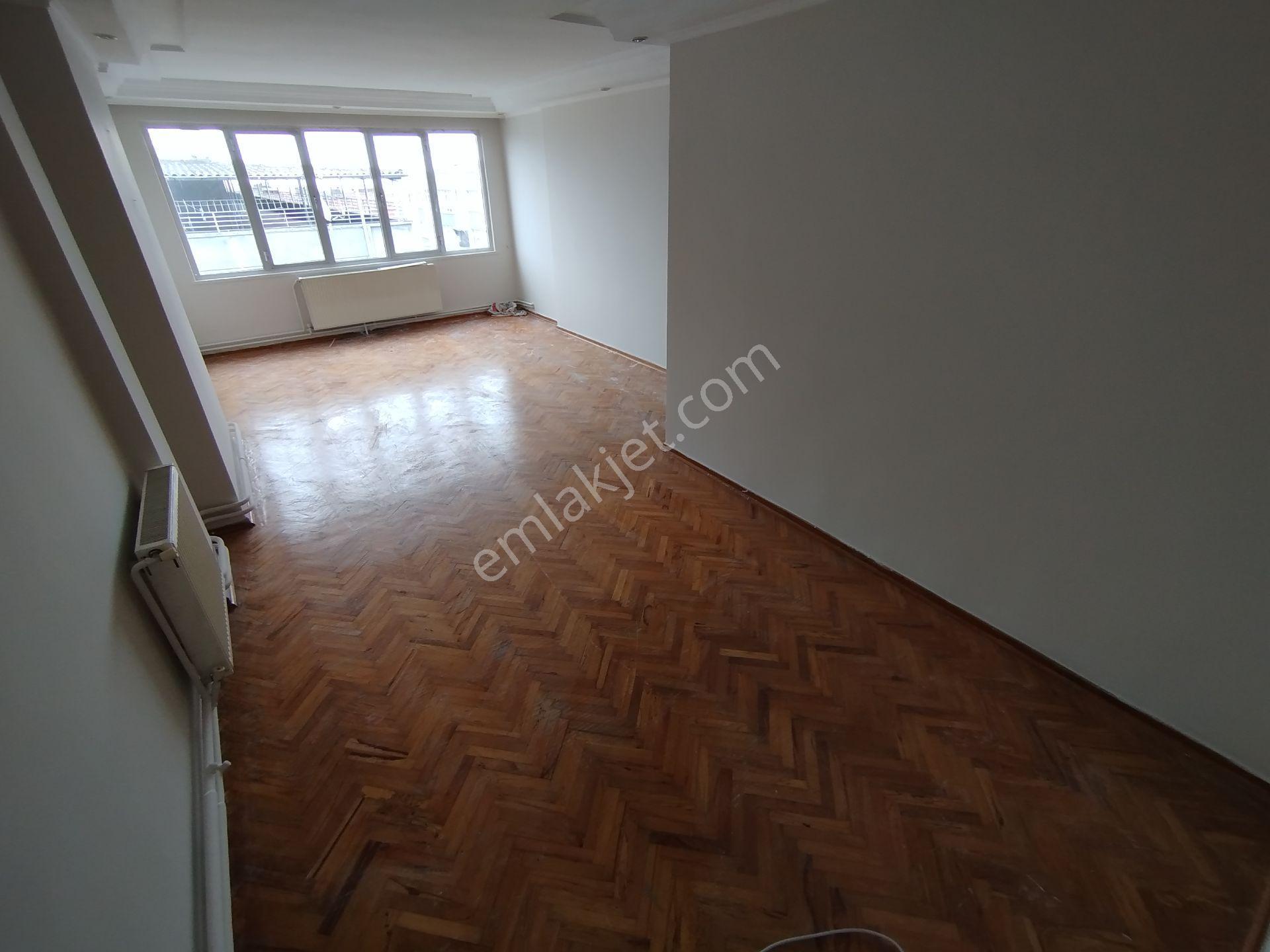 Yeski Emlâk İnşaattan Satılık Merkezi Konumda 3+1 Daire — fotoğraf 3