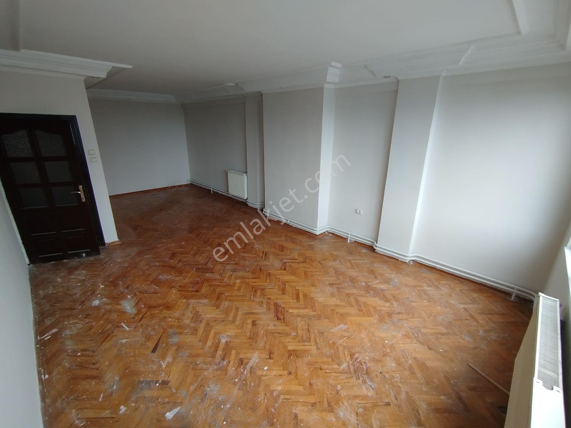 Yeski Emlâk İnşaattan Satılık Merkezi Konumda 3+1 Daire — fotoğraf 5