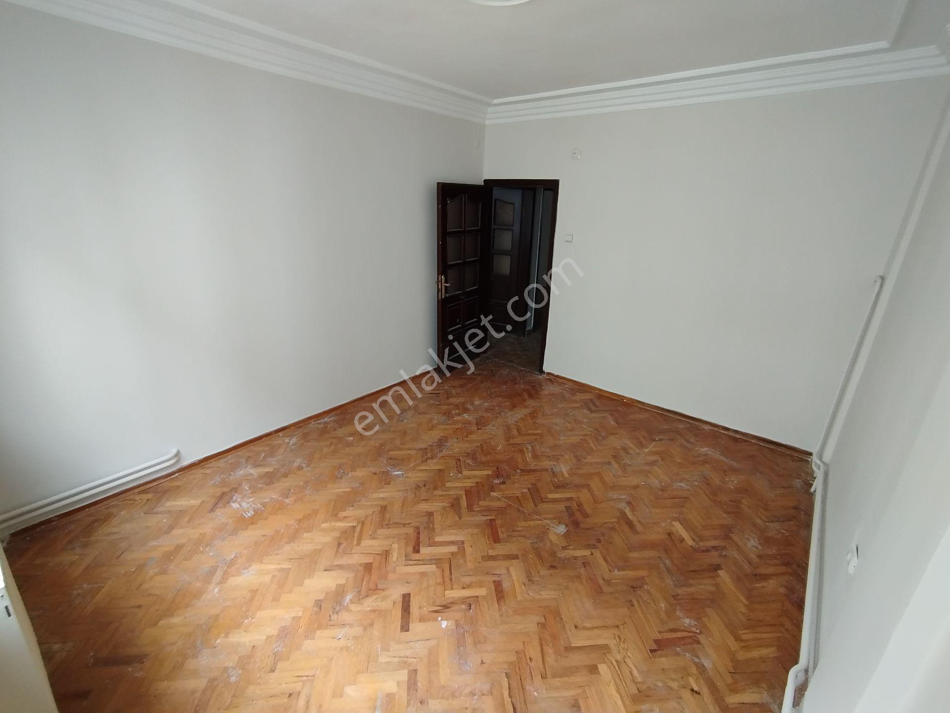 Yeski Emlâk İnşaattan Satılık Merkezi Konumda 3+1 Daire — fotoğraf 10