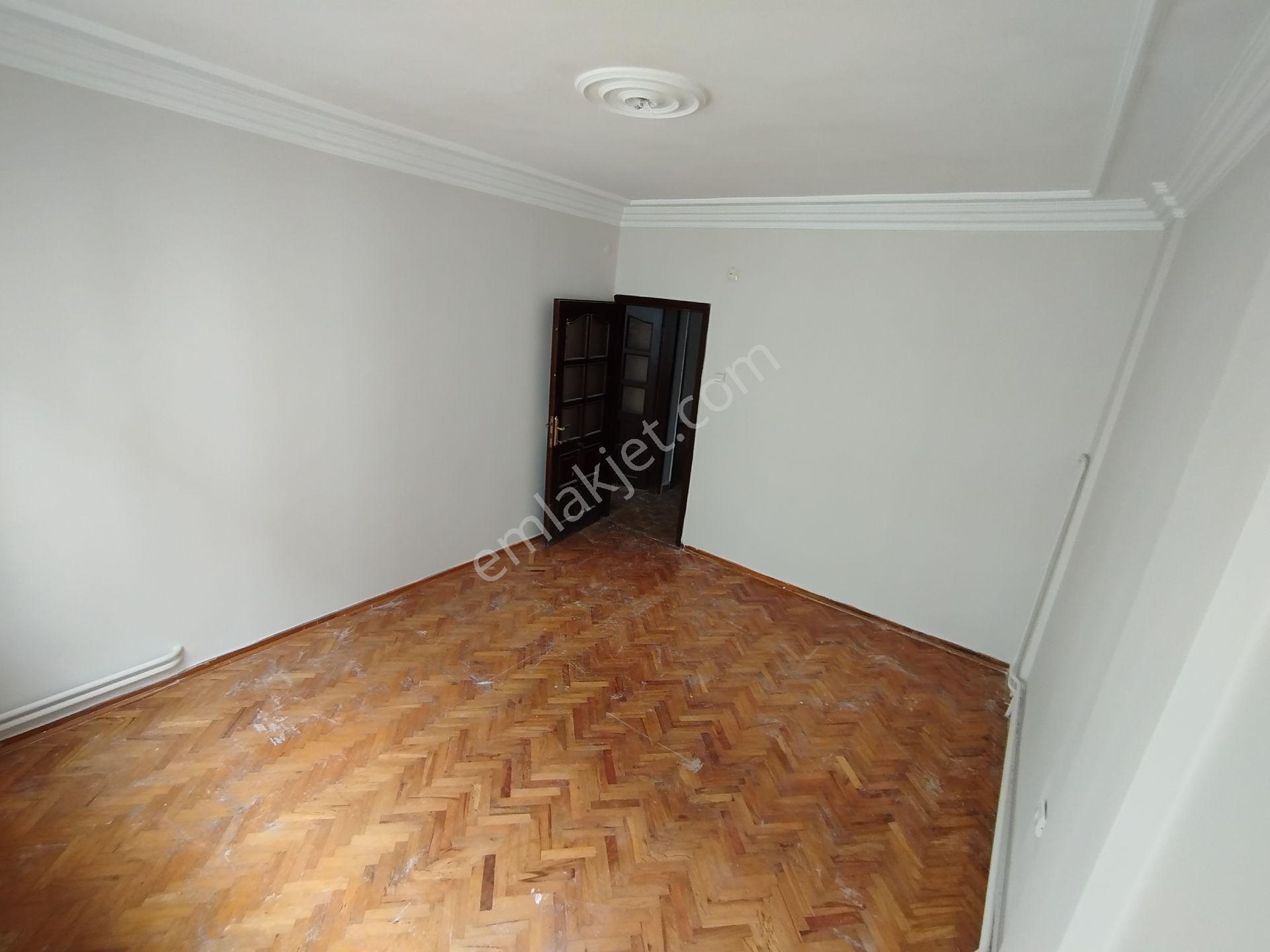 Yeski Emlâk İnşaattan Satılık Merkezi Konumda 3+1 Daire — fotoğraf 12