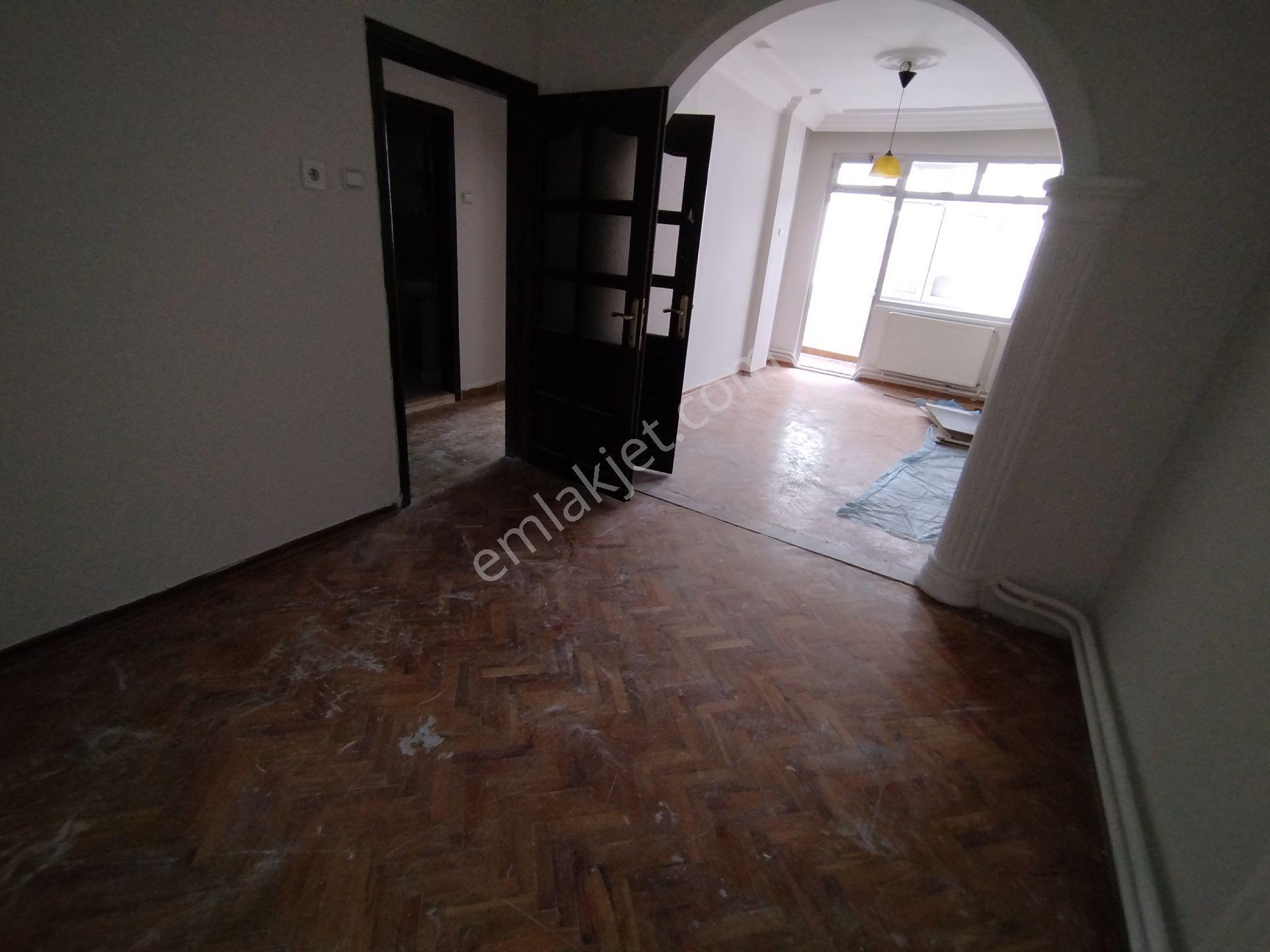 Yeski Emlâk İnşaattan Satılık Merkezi Konumda 3+1 Daire — fotoğraf 17