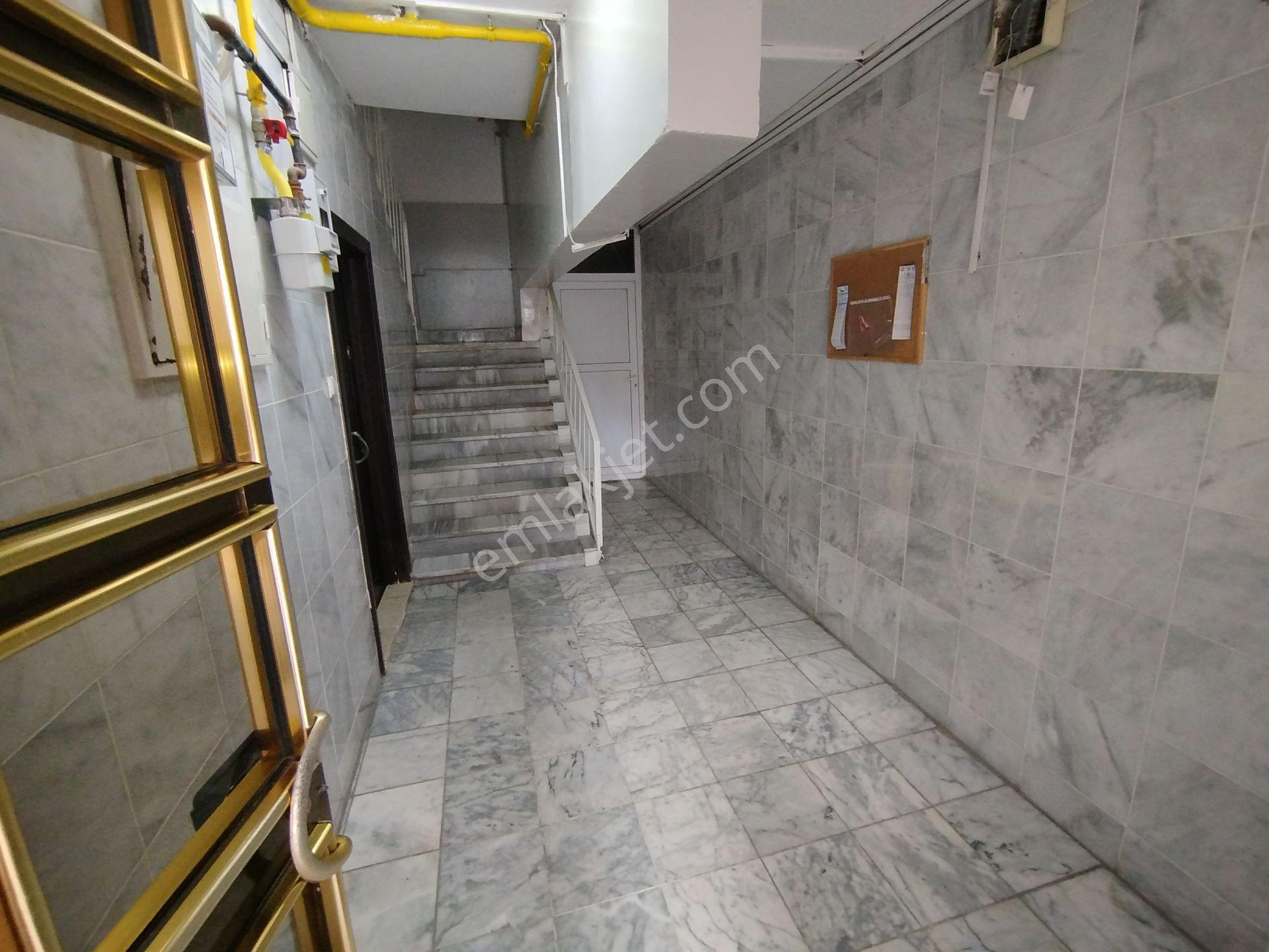 Yeski Emlâk İnşaattan Satılık Merkezi Konumda 3+1 Daire — fotoğraf 24