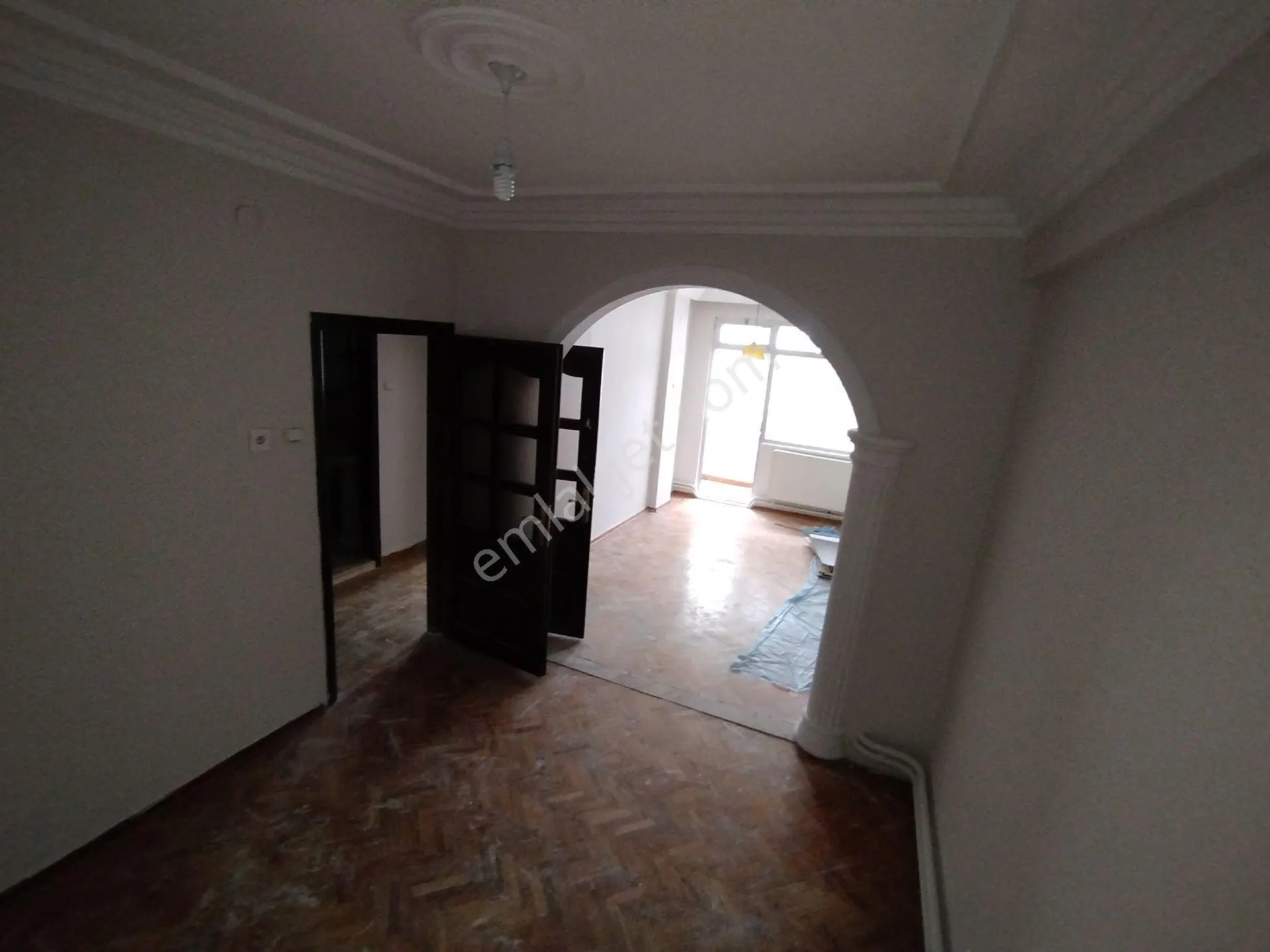 Yeski Emlâk İnşaattan Satılık Merkezi Konumda 3+1 Daire — fotoğraf 32