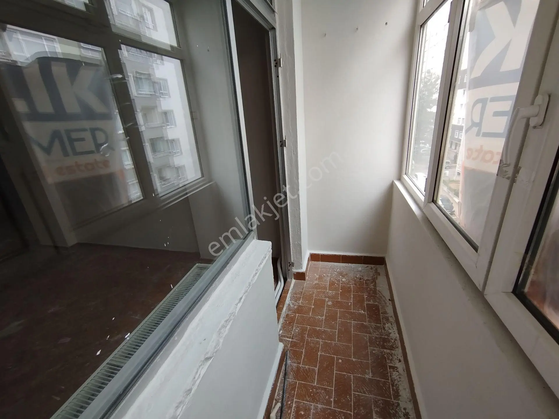Yeski Emlâk İnşaattan Satılık Merkezi Konumda 3+1 Daire — fotoğraf 34