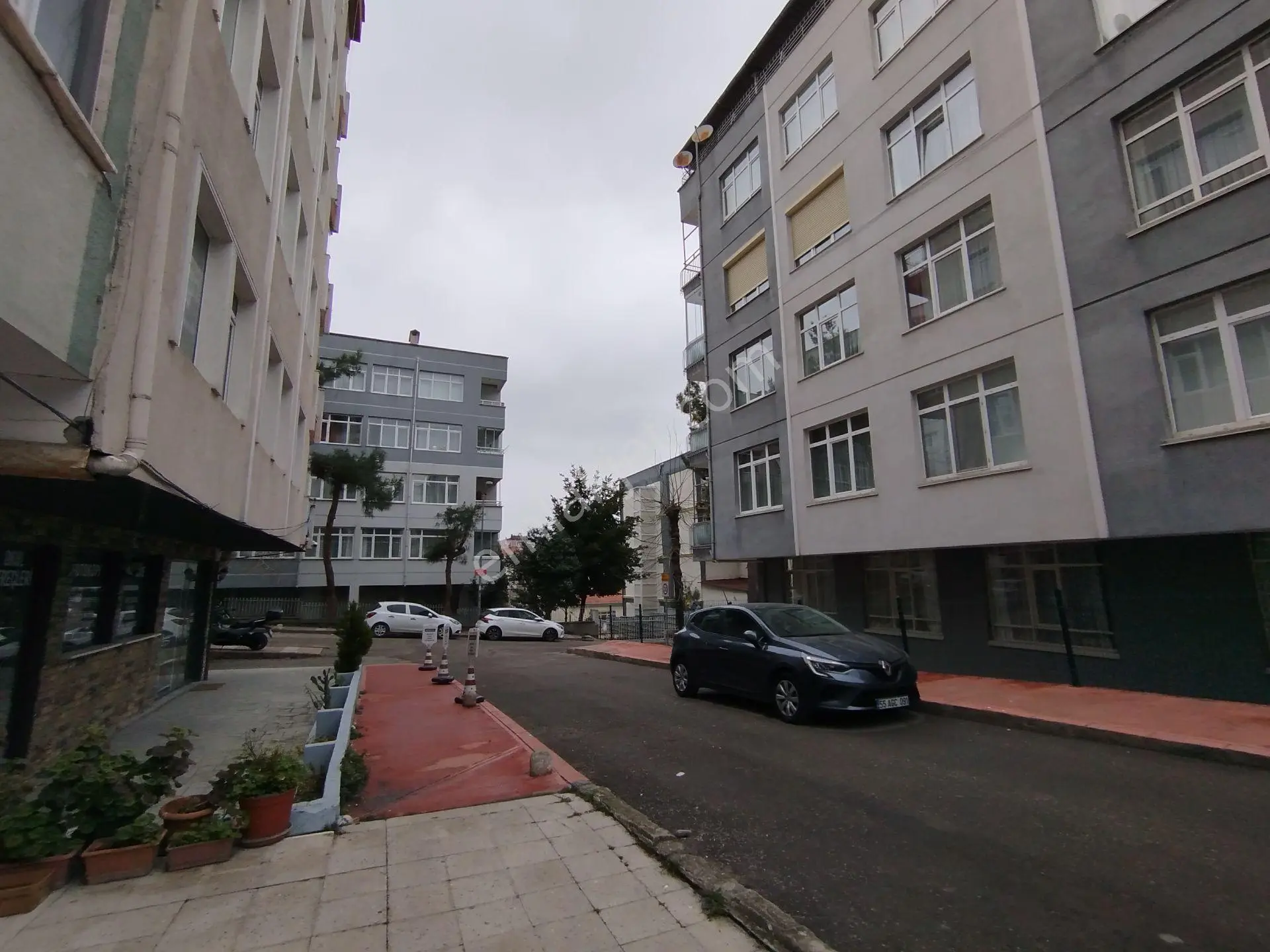 Yeski Emlâk İnşaattan Satılık Merkezi Konumda 3+1 Daire — fotoğraf 41