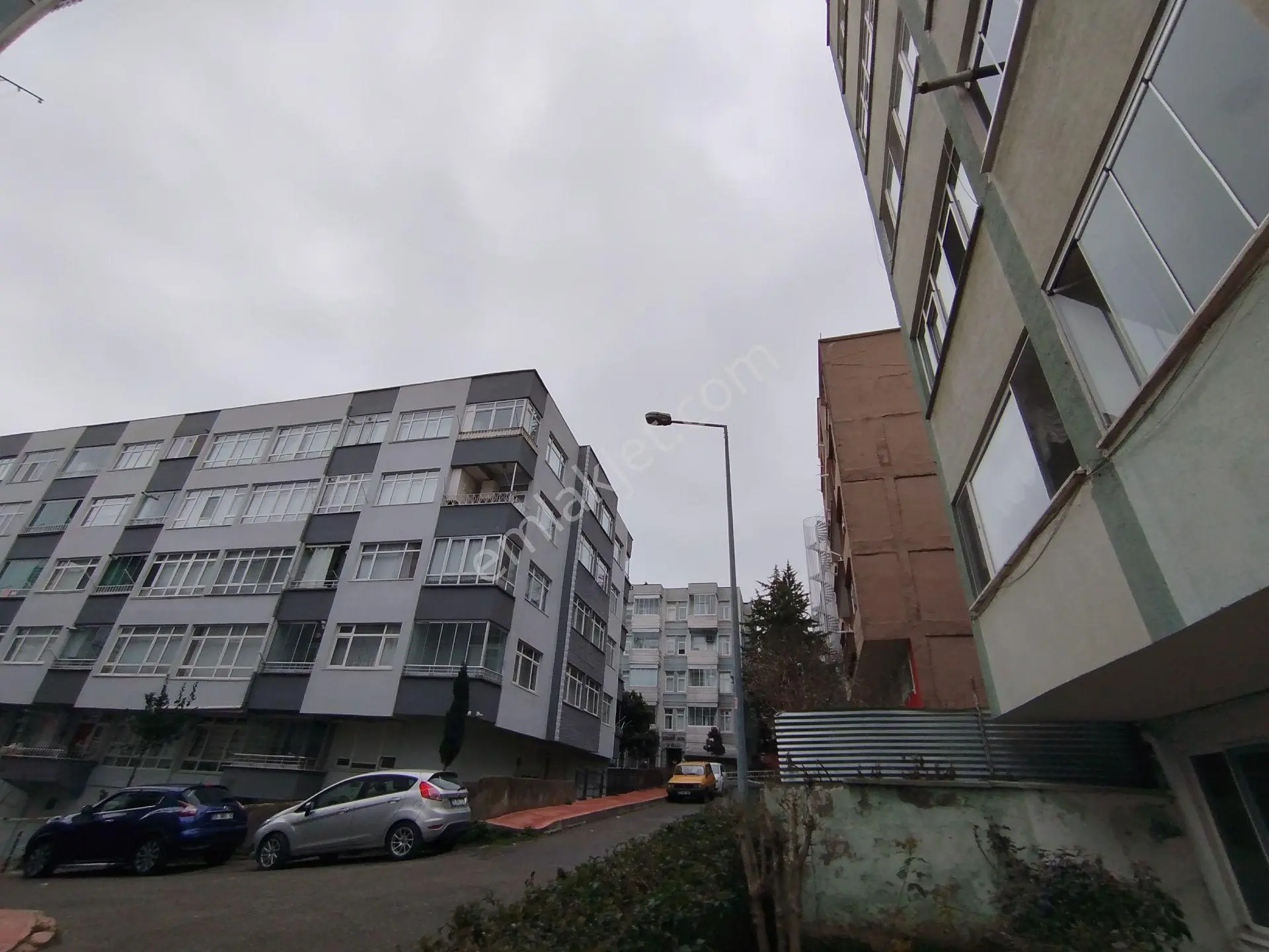 Yeski Emlâk İnşaattan Satılık Merkezi Konumda 3+1 Daire — fotoğraf 42
