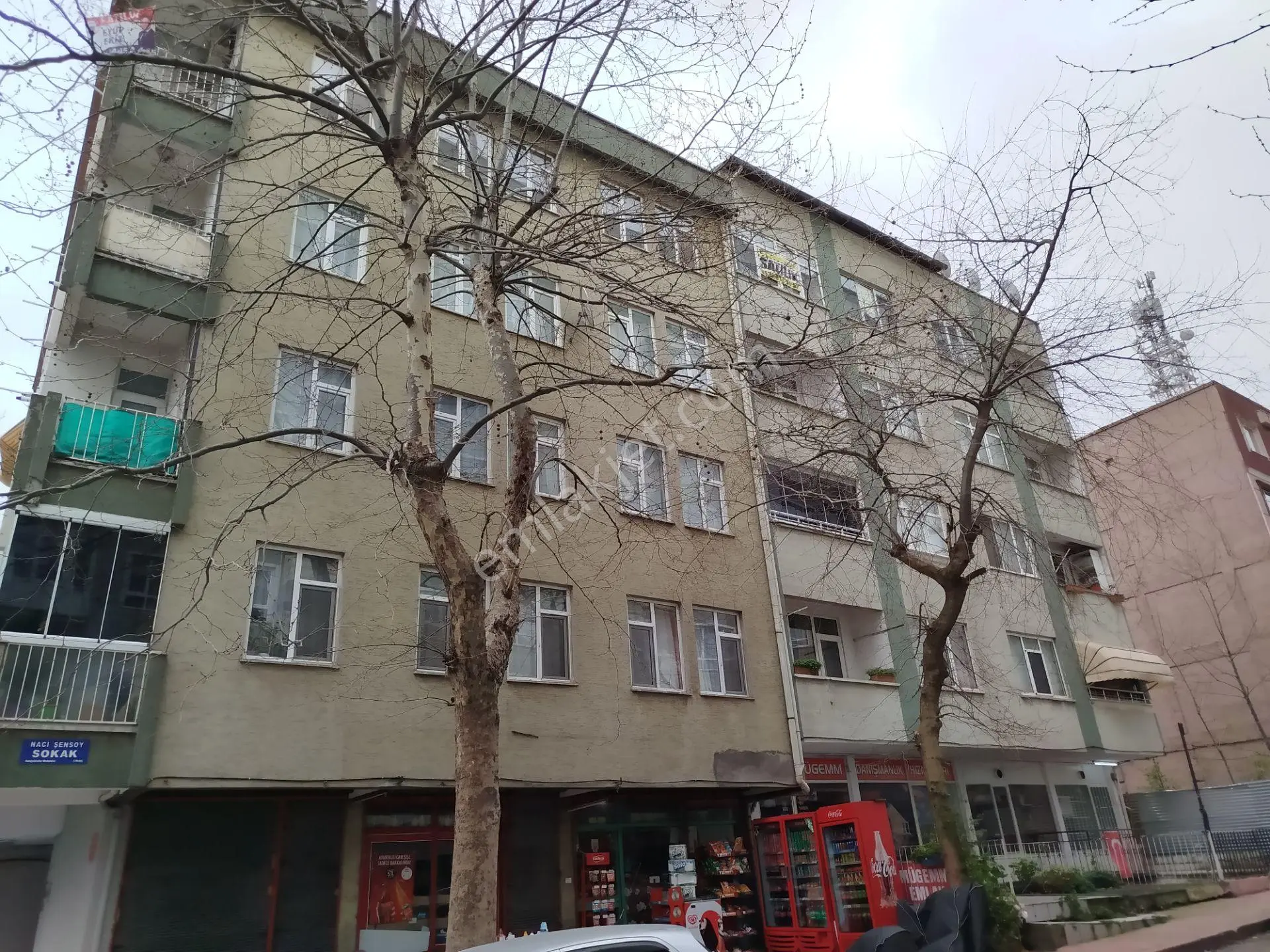 Yeski Emlâk İnşaattan Satılık Merkezi Konumda 3+1 Daire — fotoğraf 44