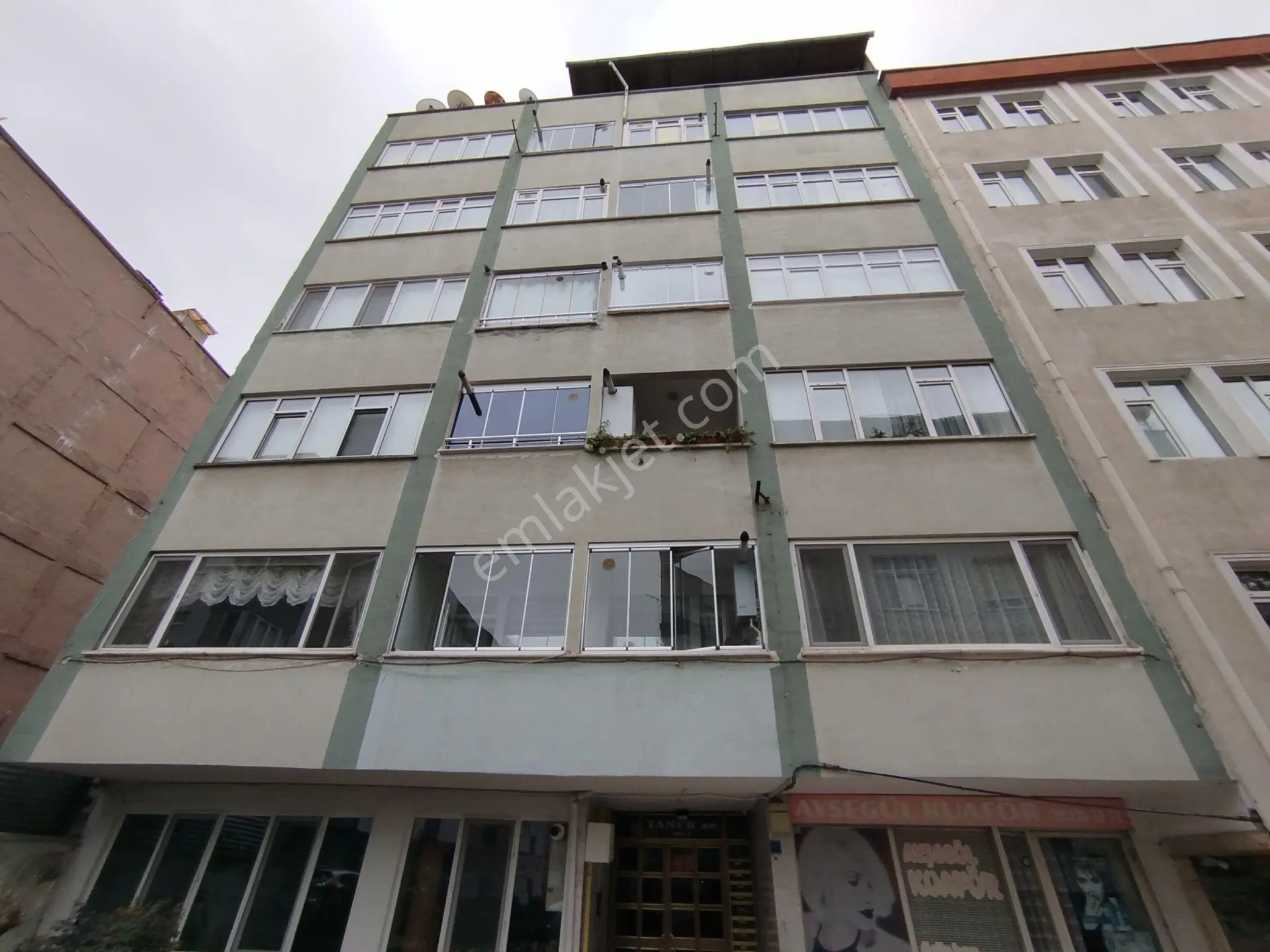 Yeski Emlâk İnşaattan Satılık Merkezi Konumda 3+1 Daire — fotoğraf 45