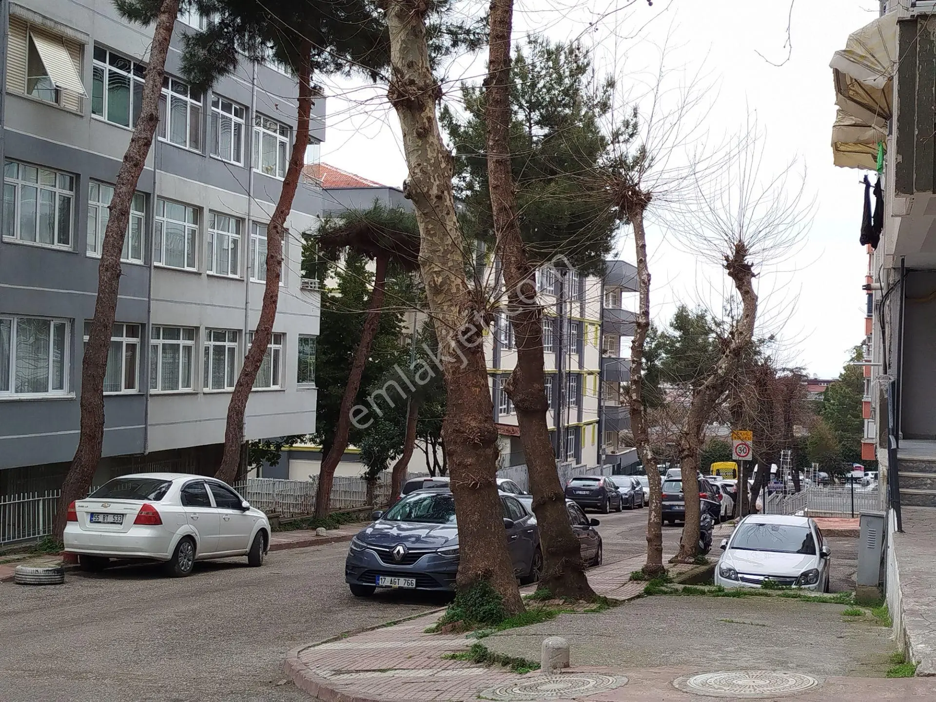 Yeski Emlâk İnşaattan Satılık Merkezi Konumda 3+1 Daire — fotoğraf 49