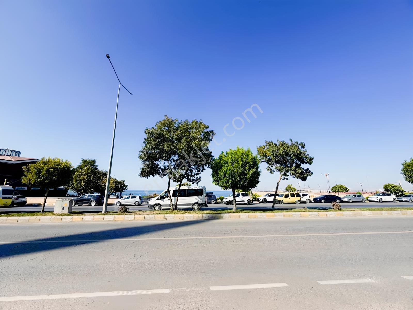 Edremit Merkezde Cami Arkasında Satılık Lüks 3+1 Daire — fotoğraf 6