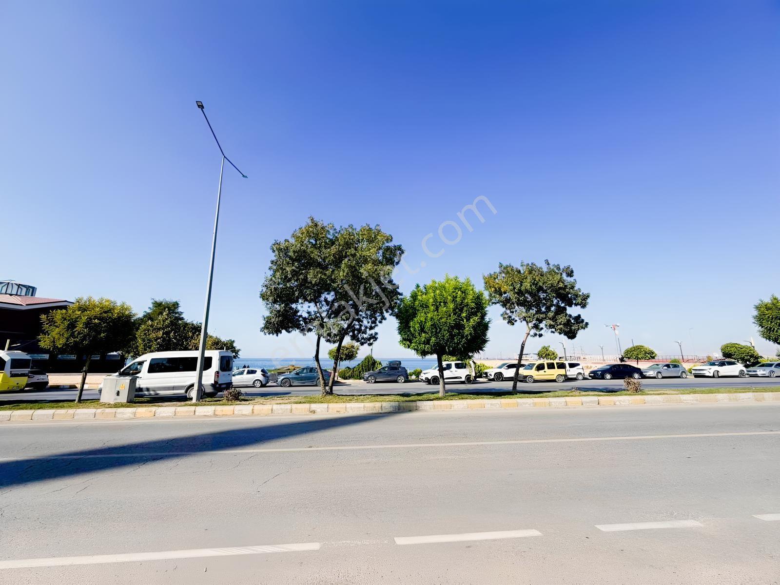 Edremit Merkezde Cami Arkasında Satılık Lüks 3+1 Daire — fotoğraf 7