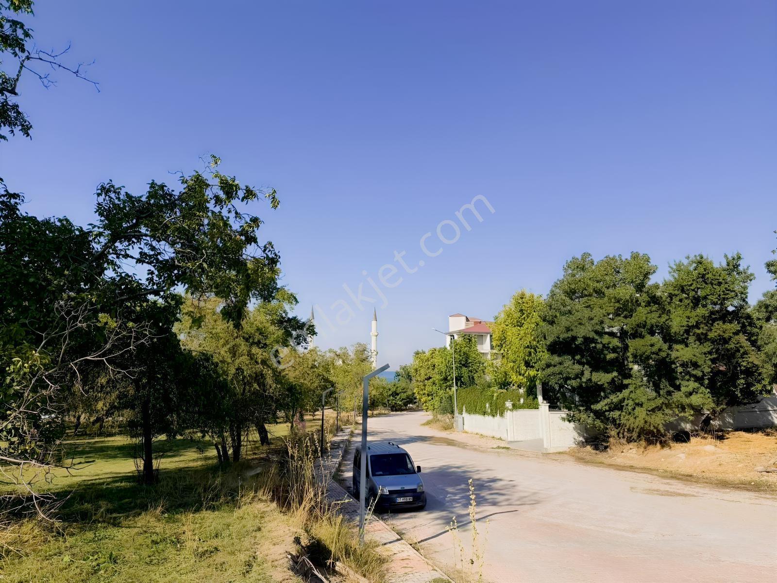 Edremit Merkezde Cami Arkasında Satılık Lüks 3+1 Daire — fotoğraf 14