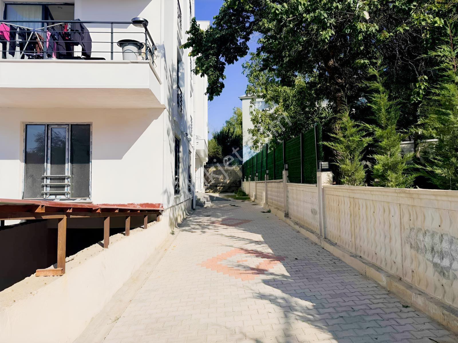 Edremit Merkezde Cami Arkasında Satılık Lüks 3+1 Daire — fotoğraf 16
