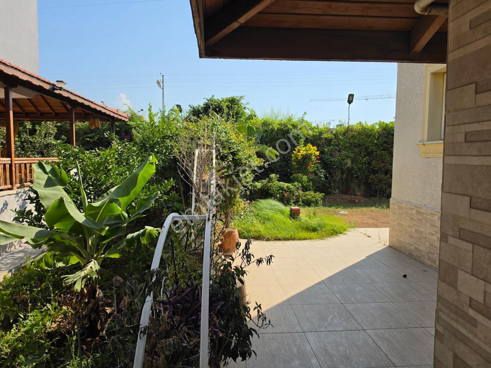 Karaağaç'ta Melis Sitesinde Deniz Manzaralı 5+1 Villa — fotoğraf 10