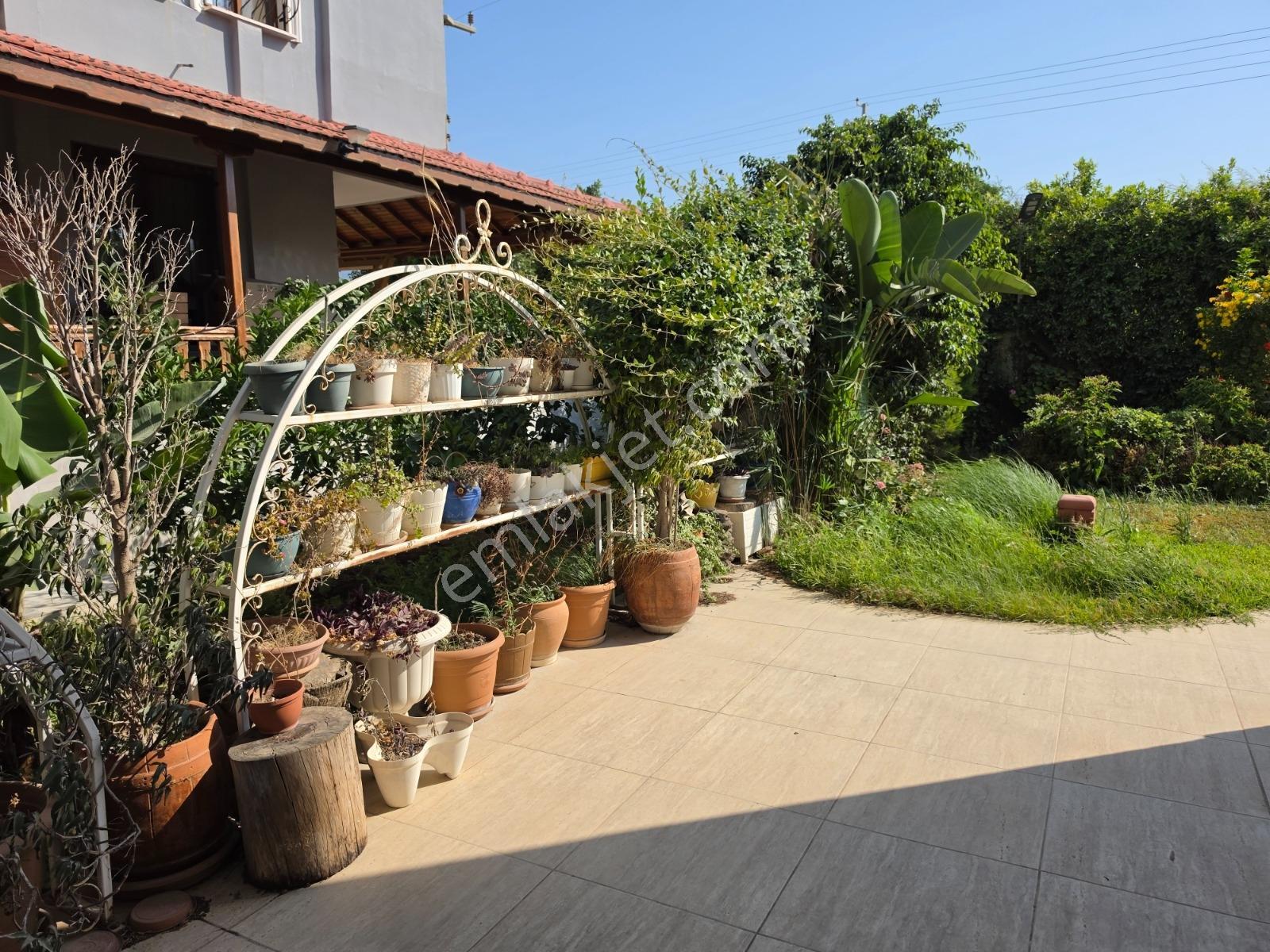 Karaağaç'ta Melis Sitesinde Deniz Manzaralı 5+1 Villa — fotoğraf 11
