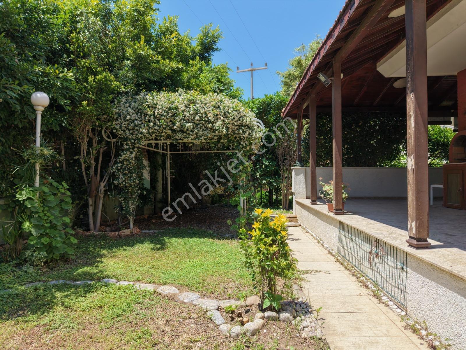 Karaağaç'ta Melis Sitesinde Deniz Manzaralı 5+1 Villa — fotoğraf 27