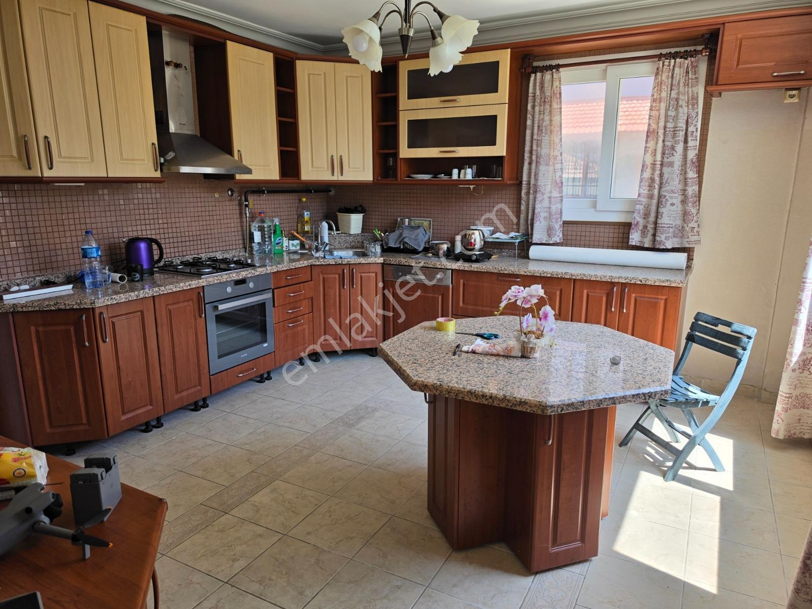 Karaağaç'ta Melis Sitesinde Deniz Manzaralı 5+1 Villa — fotoğraf 31