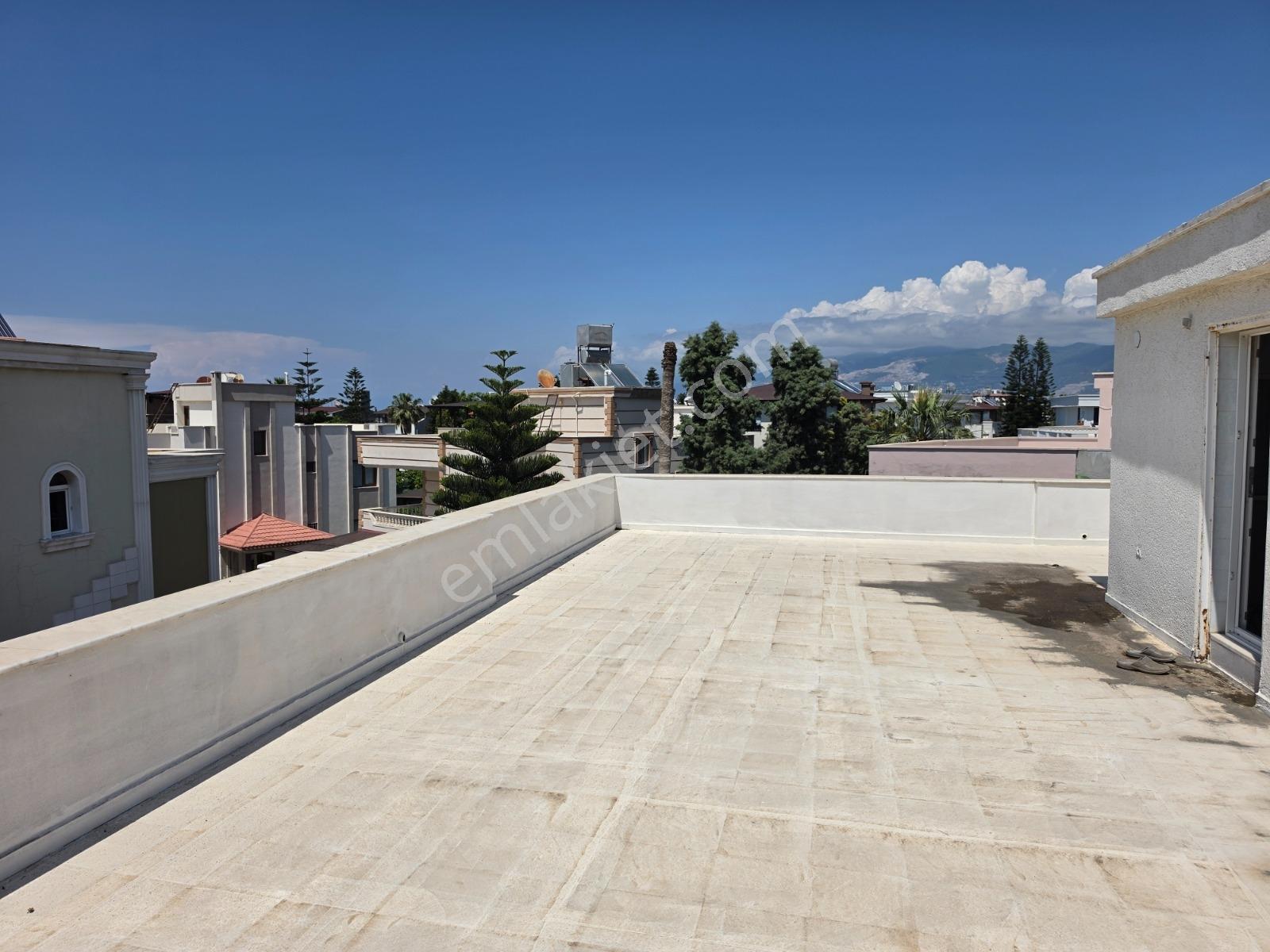 Karaağaç'ta Melis Sitesinde Deniz Manzaralı 5+1 Villa — fotoğraf 34