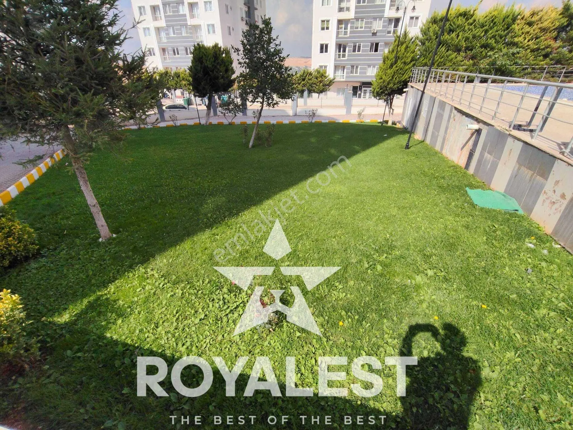 Royalest’tenfull Eşyalı Havuzlu Sitede Yatırımlık Fırsat Daire — fotoğraf 2