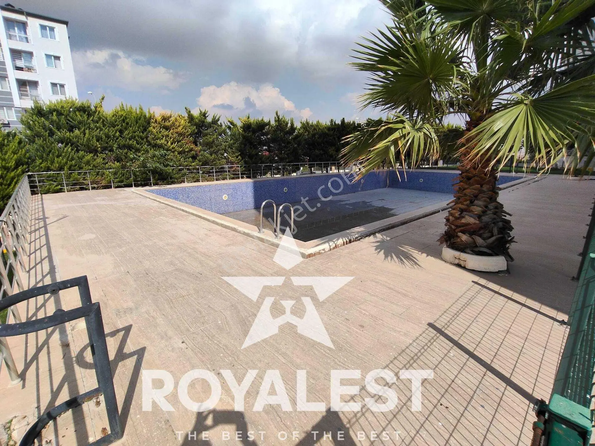 Royalest’tenfull Eşyalı Havuzlu Sitede Yatırımlık Fırsat Daire — fotoğraf 4