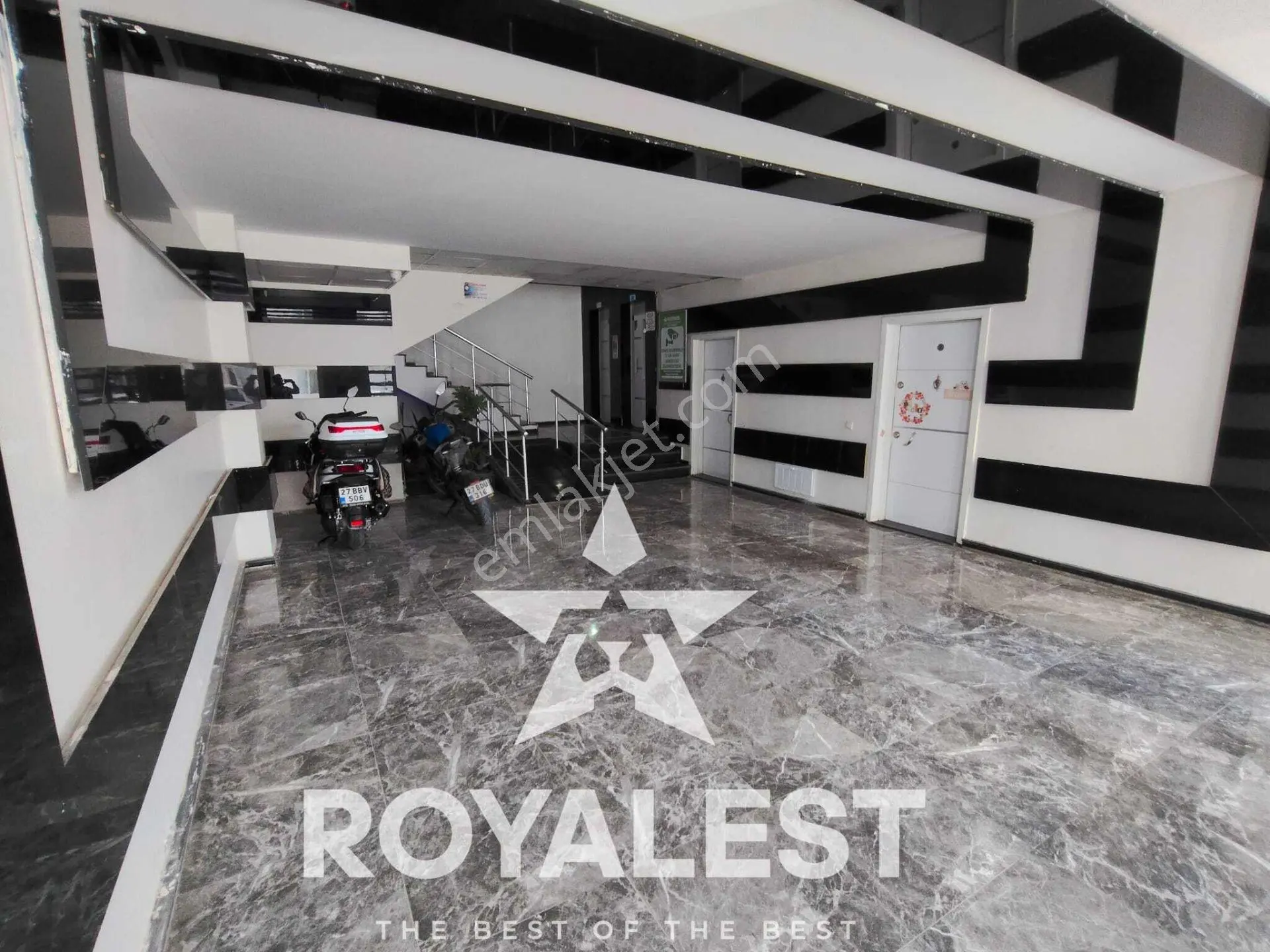 Royalest’tenfull Eşyalı Havuzlu Sitede Yatırımlık Fırsat Daire — fotoğraf 5